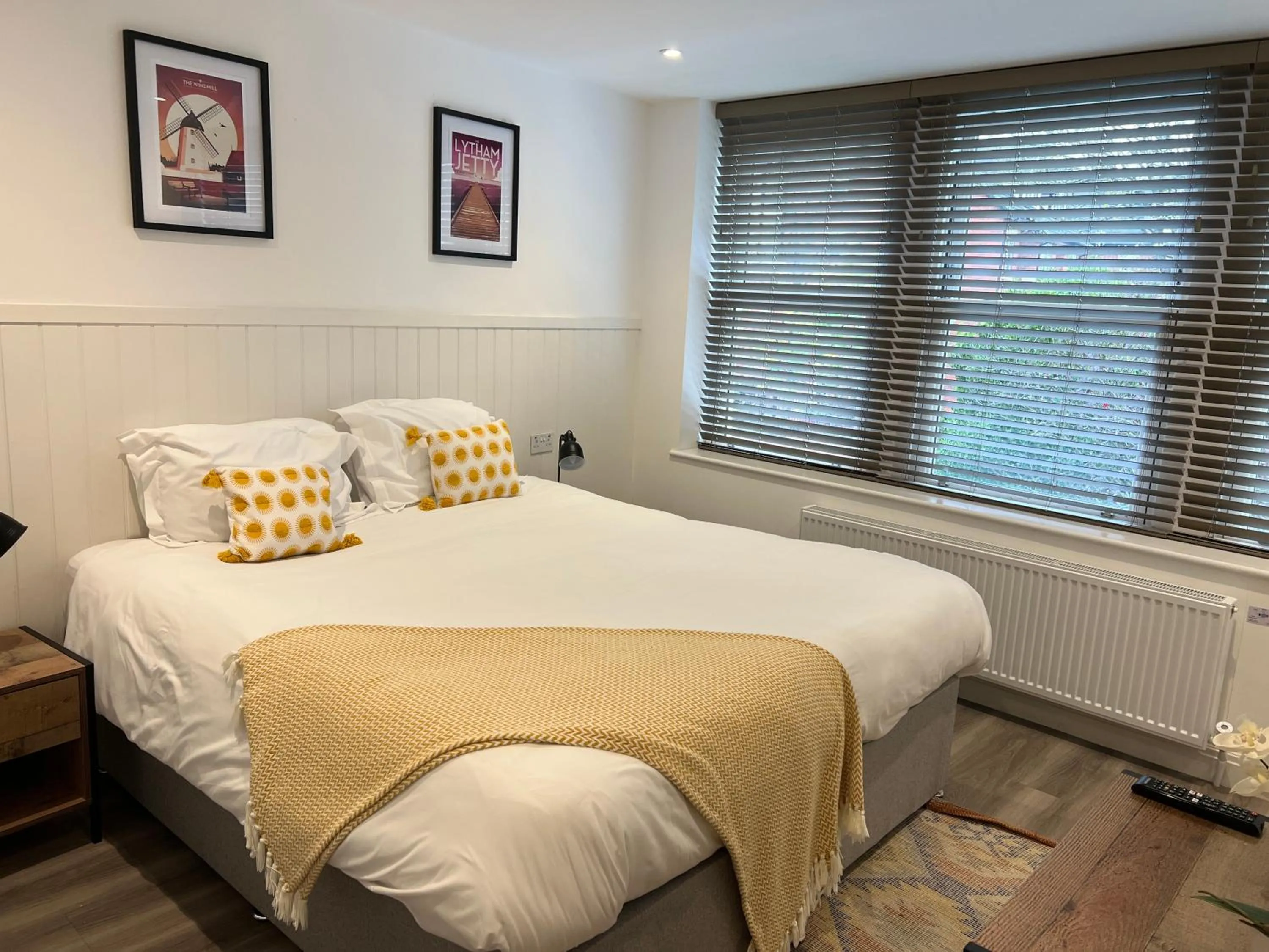 Bedroom, Bed in Mode Apartments St Annes