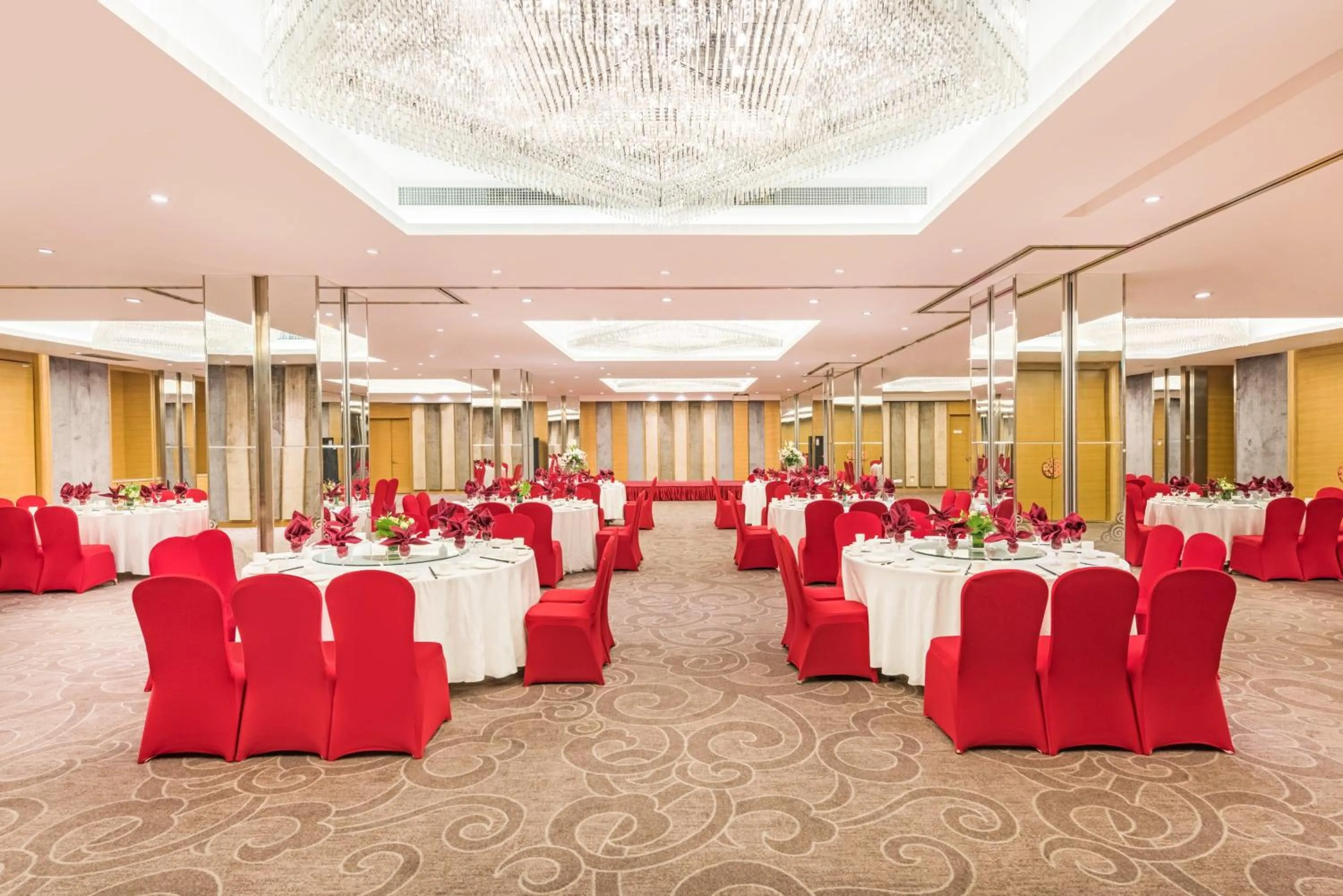 Meeting/conference room, Banquet Facilities in Holiday Inn Xi'an Big Goose Pagoda, an IHG Hotel