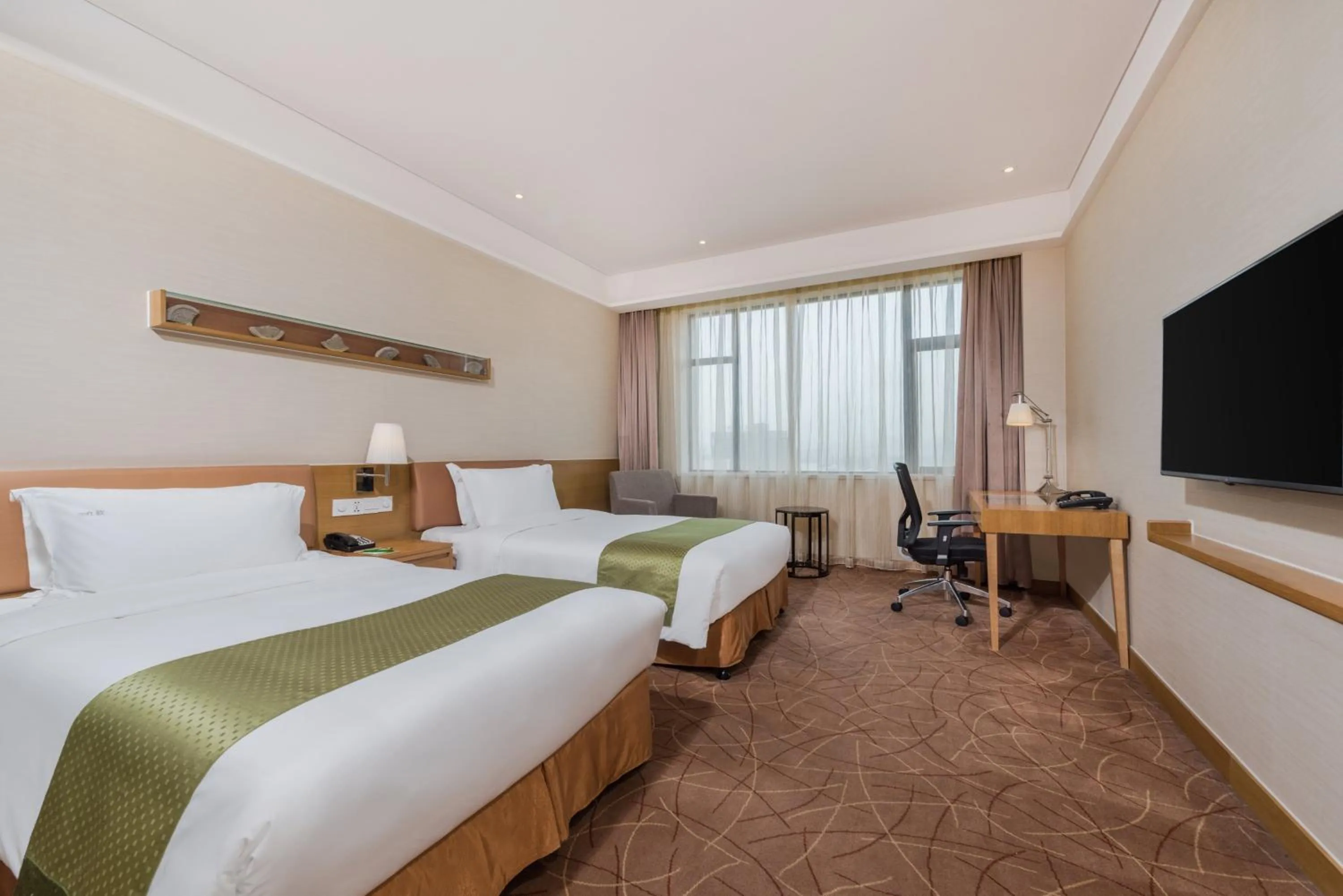 Photo of the whole room in Holiday Inn Xi'an Big Goose Pagoda, an IHG Hotel