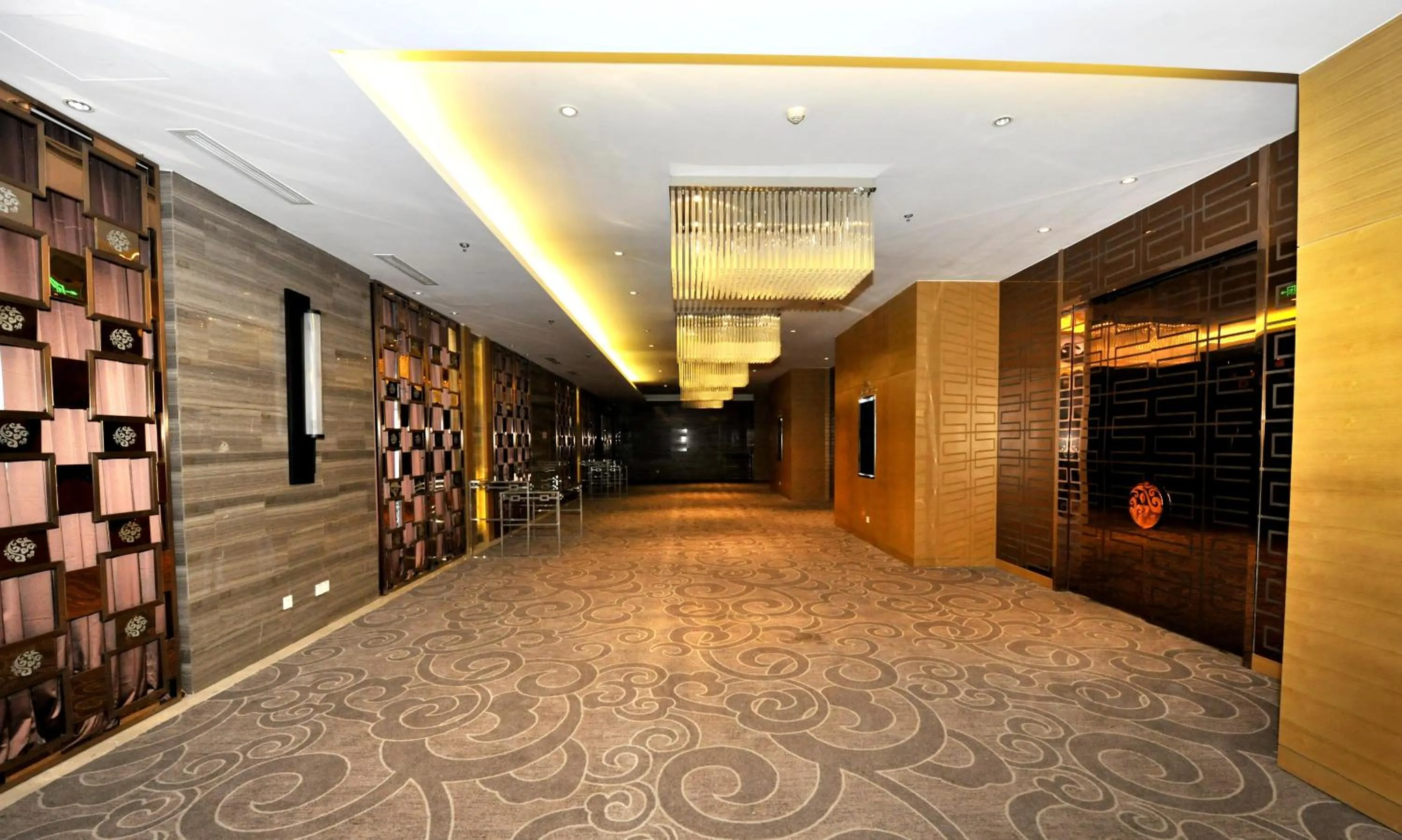 Meeting/conference room, Lobby/Reception in Holiday Inn Xi'an Big Goose Pagoda, an IHG Hotel
