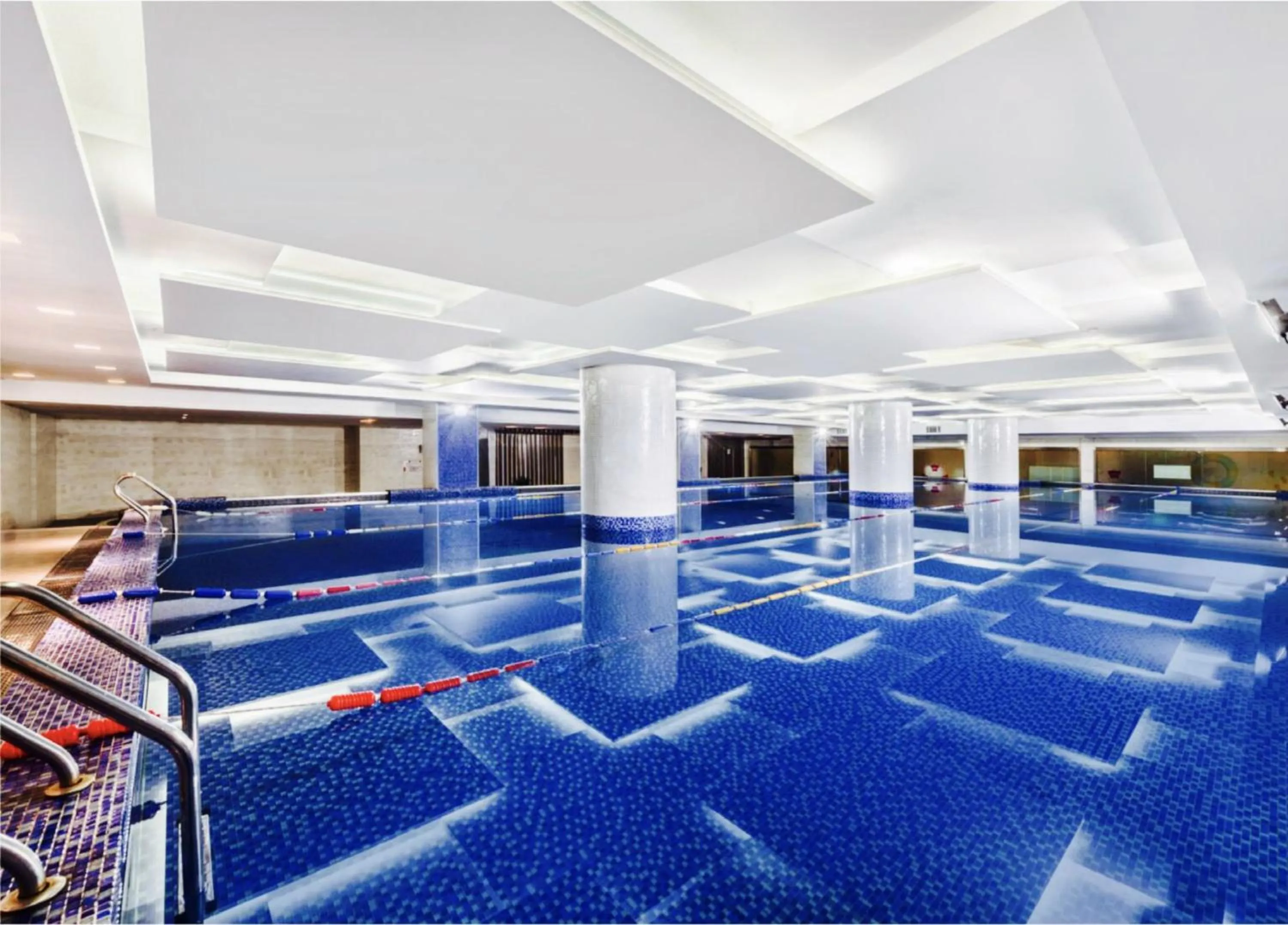 Swimming Pool in Holiday Inn Xi'an Big Goose Pagoda, an IHG Hotel