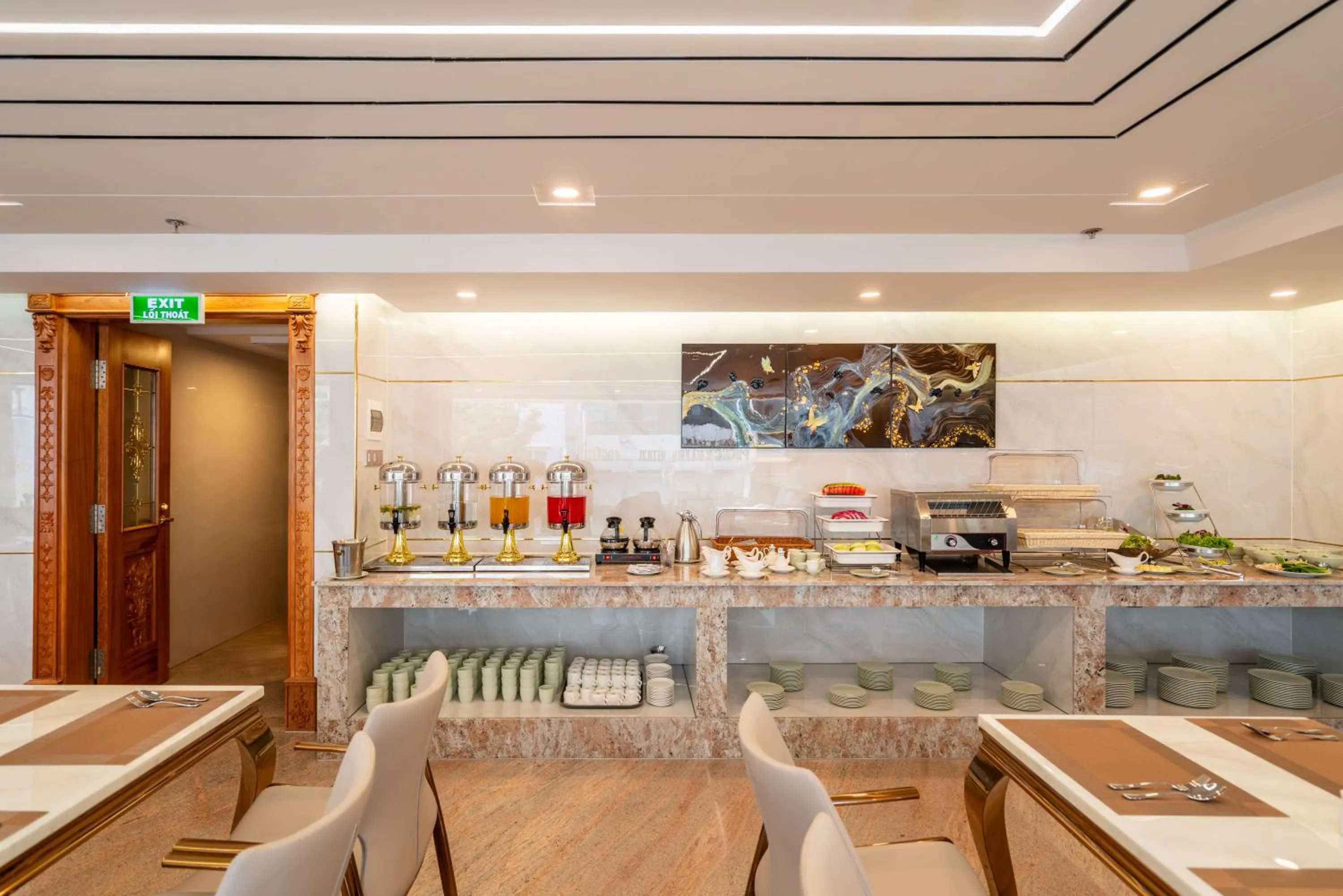 Le Saigon Grand Hotel