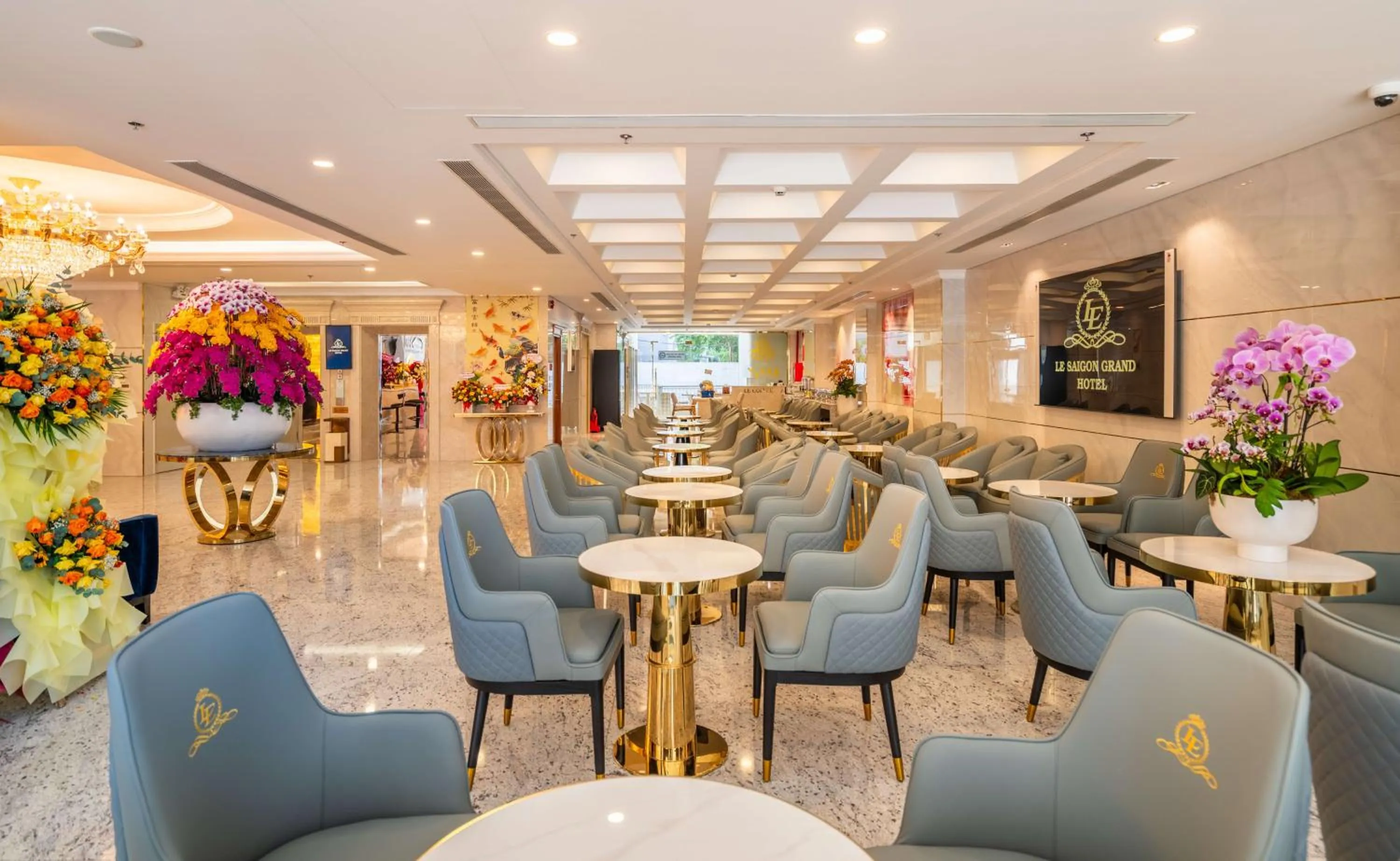 Restaurant/places to eat in Le Saigon Grand Hotel