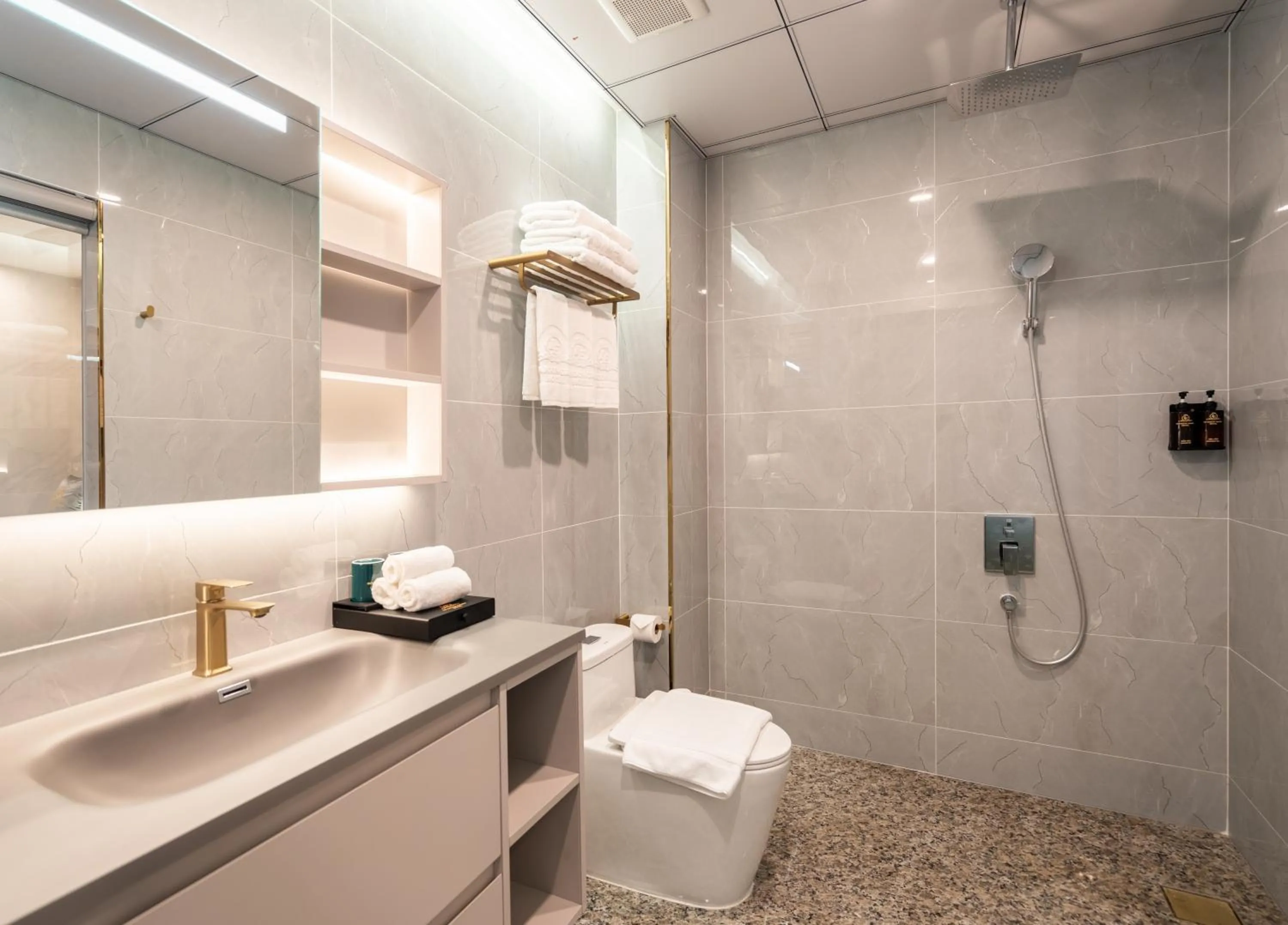 Le Saigon Grand Hotel