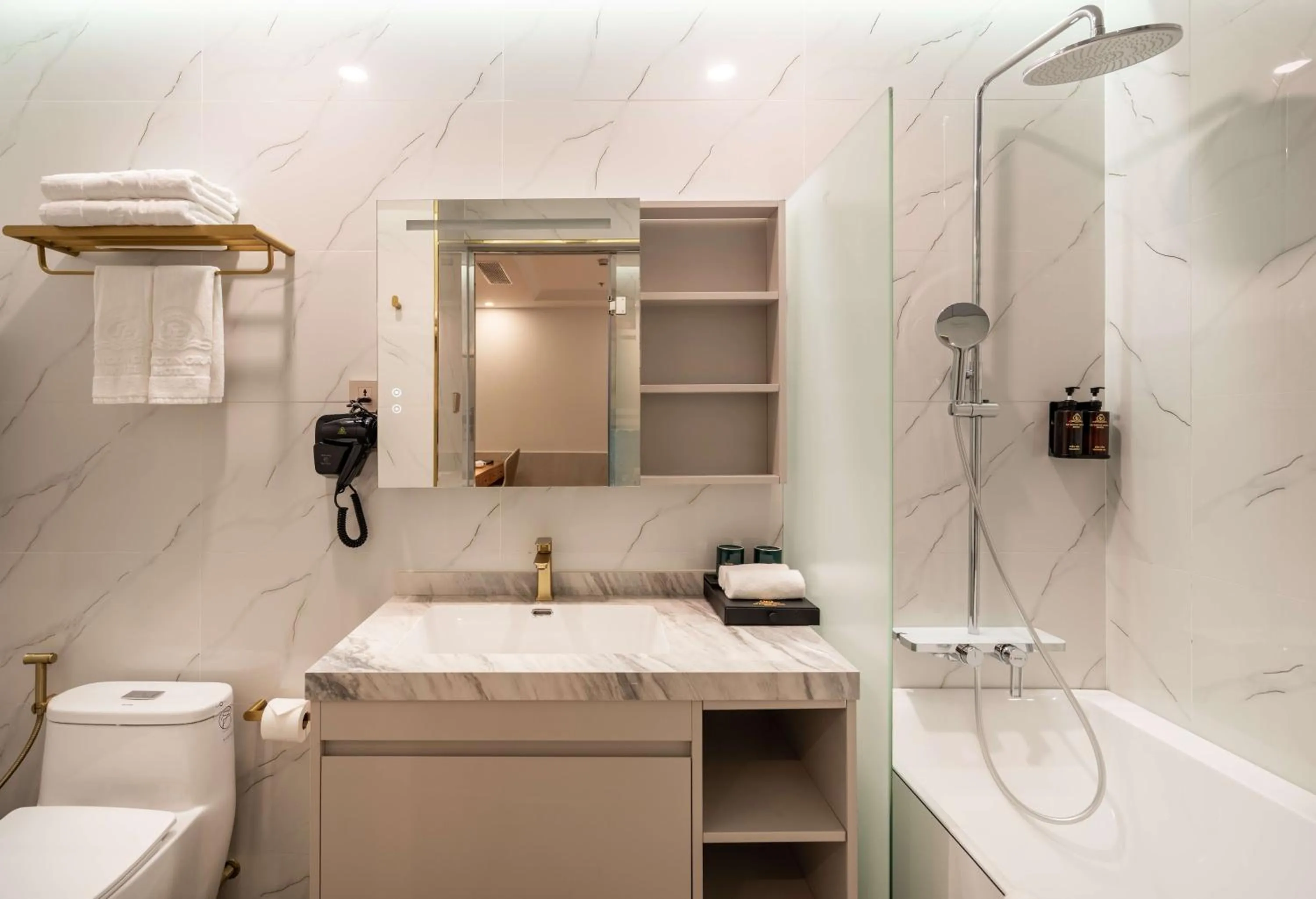 Le Saigon Grand Hotel