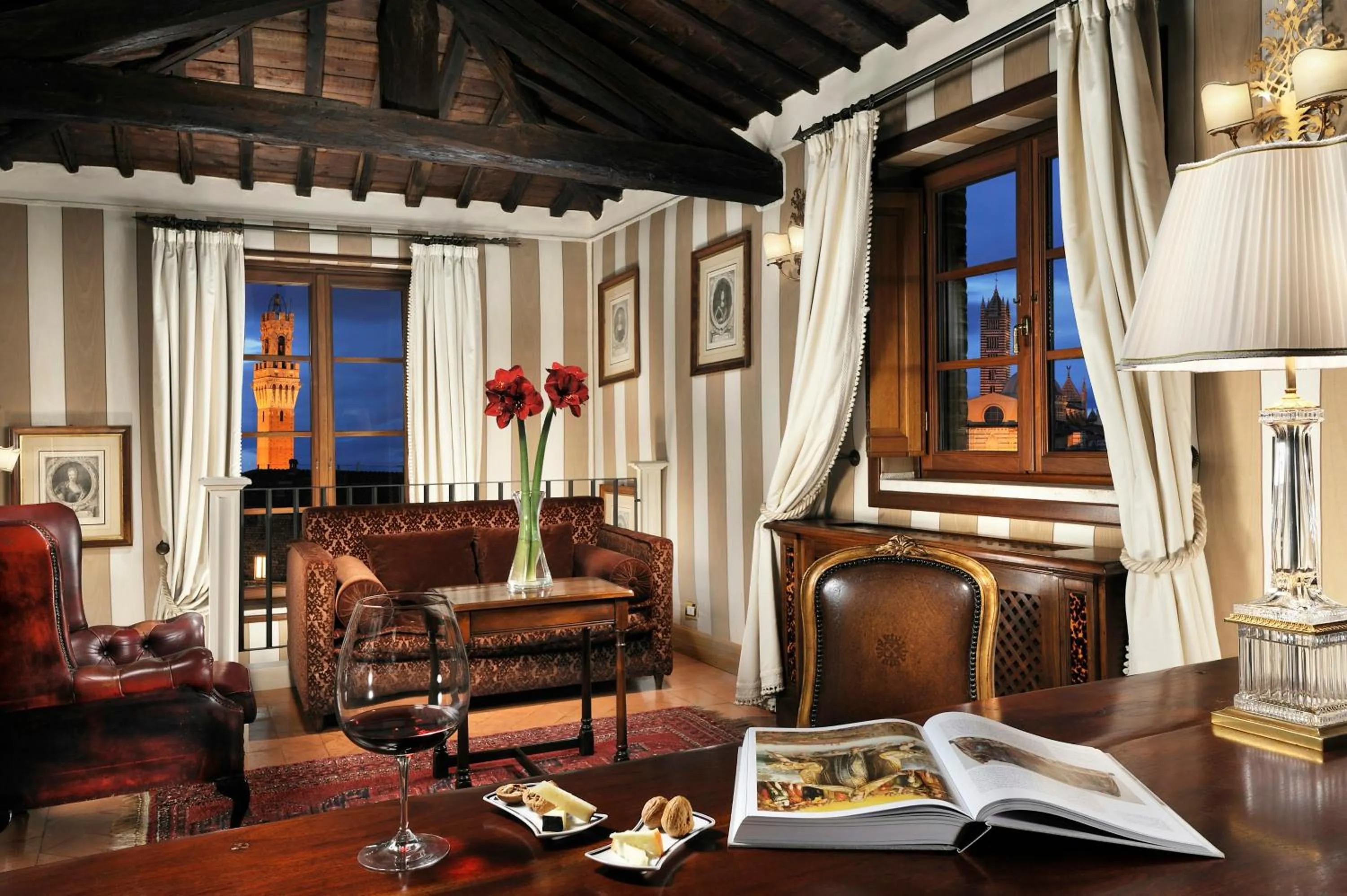 Photo of the whole room in Grand Hotel Continental Siena - Starhotels Collezione