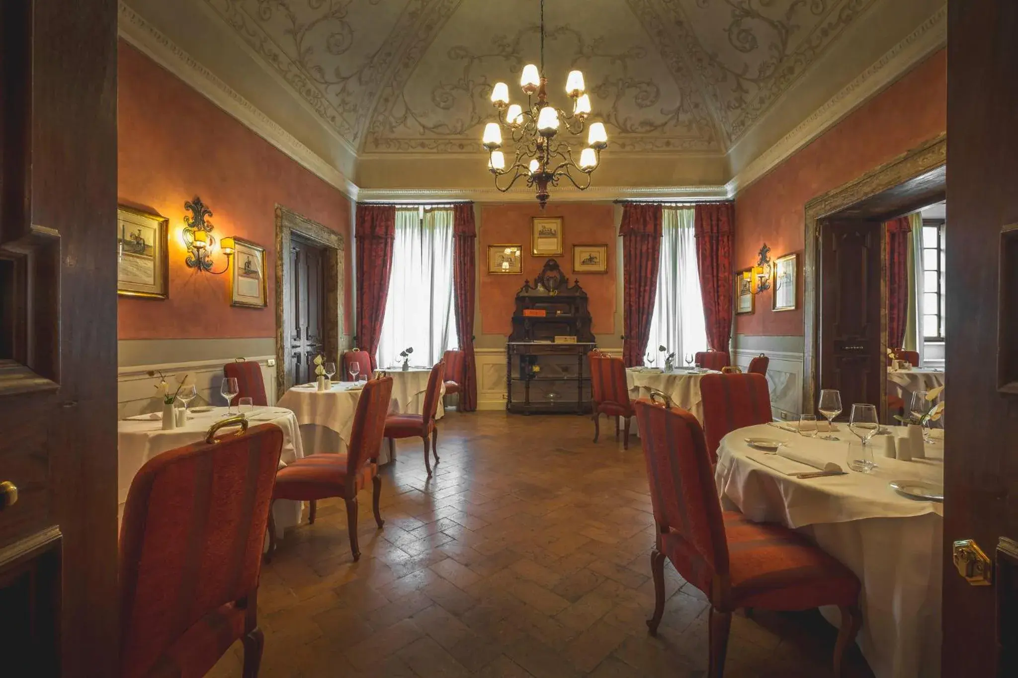 Restaurant/places to eat in Grand Hotel Continental Siena - Starhotels Collezione Restaurant/places to eat in Grand Hotel Continental Siena - Starhotels Collezione