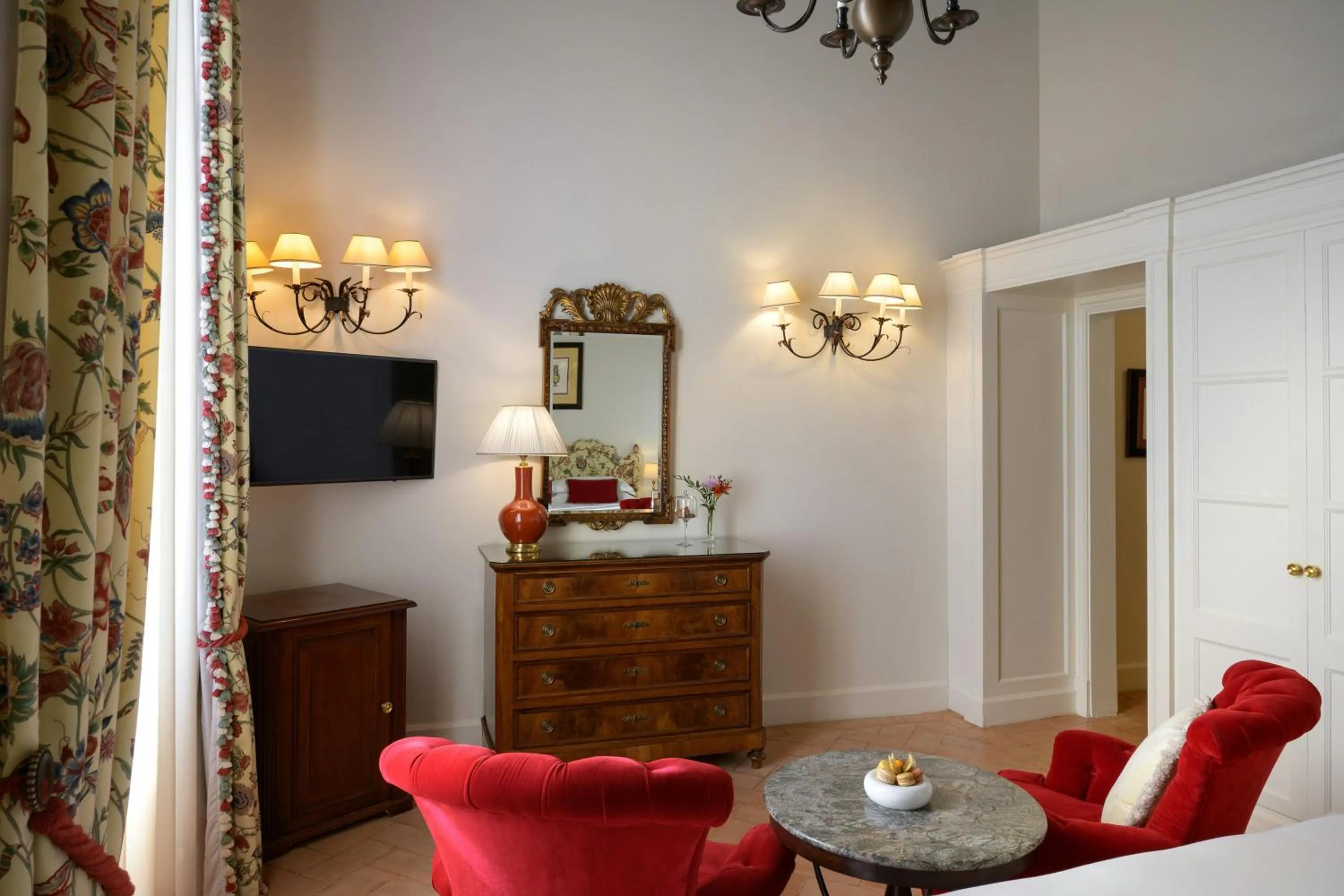 Photo of the whole room in Grand Hotel Continental Siena - Starhotels Collezione