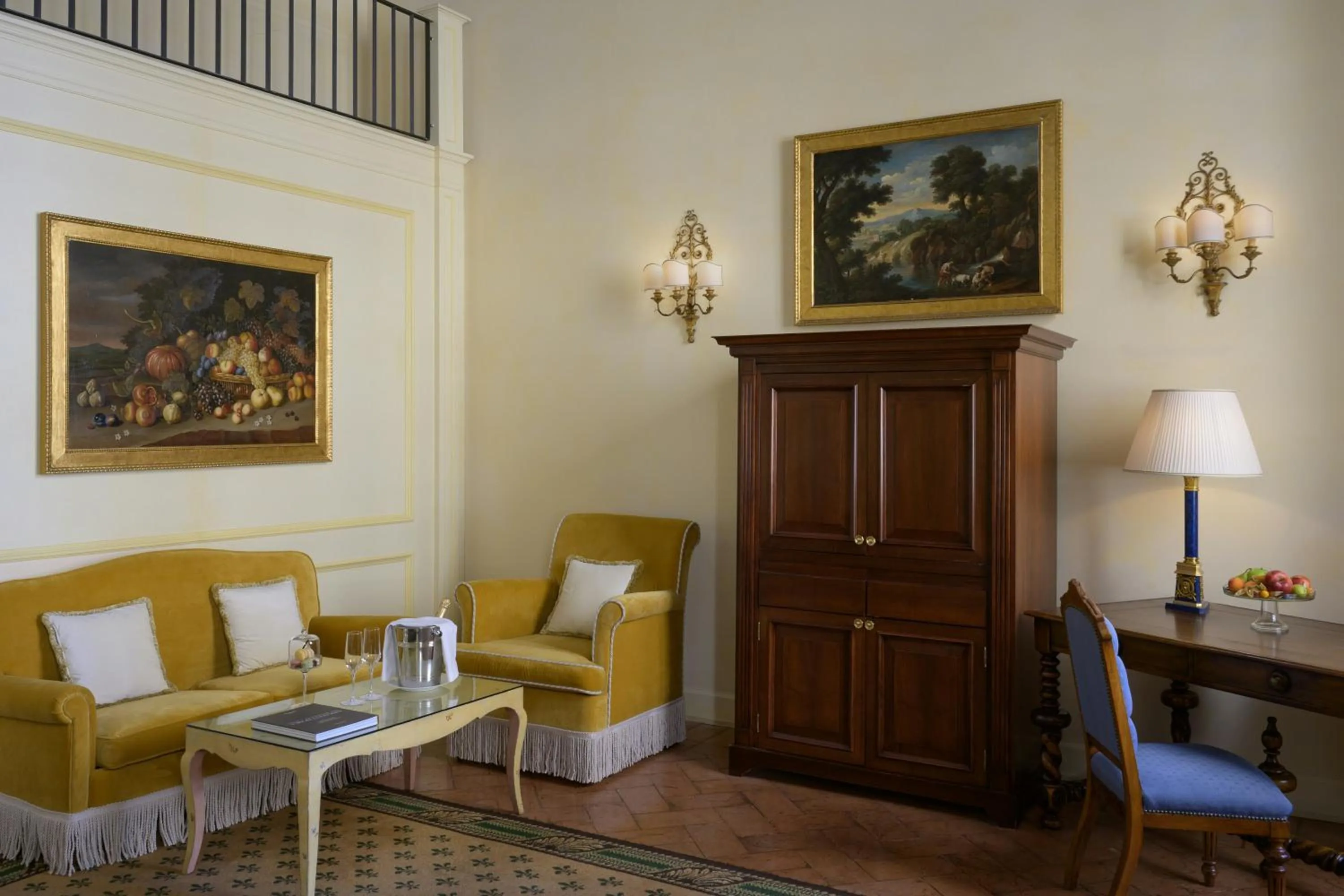 Photo of the whole room in Grand Hotel Continental Siena - Starhotels Collezione
