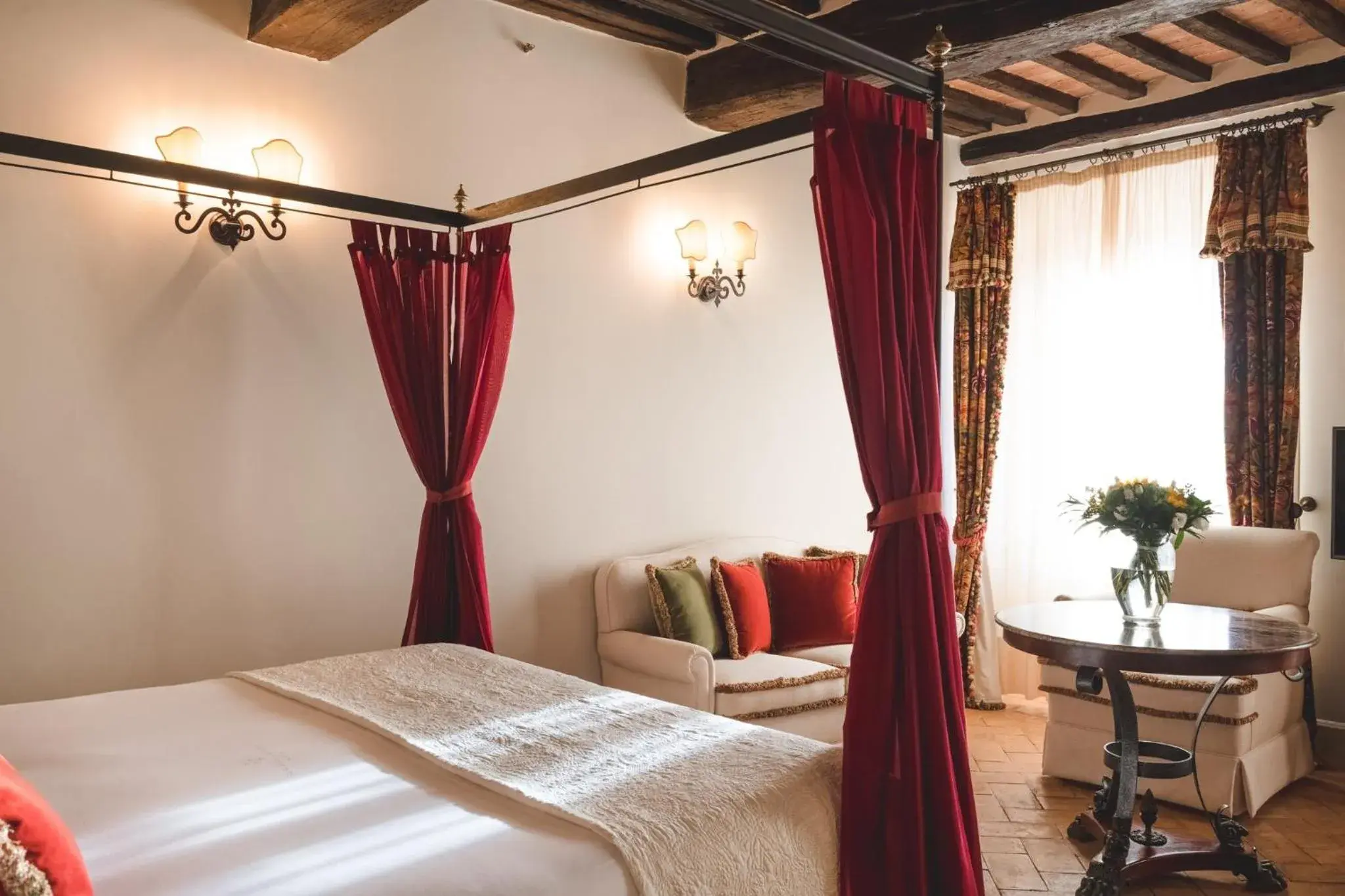 Photo of the whole room, Bed in Grand Hotel Continental Siena - Starhotels Collezione Photo of the whole room, Bed in Grand Hotel Continental Siena - Starhotels Collezione