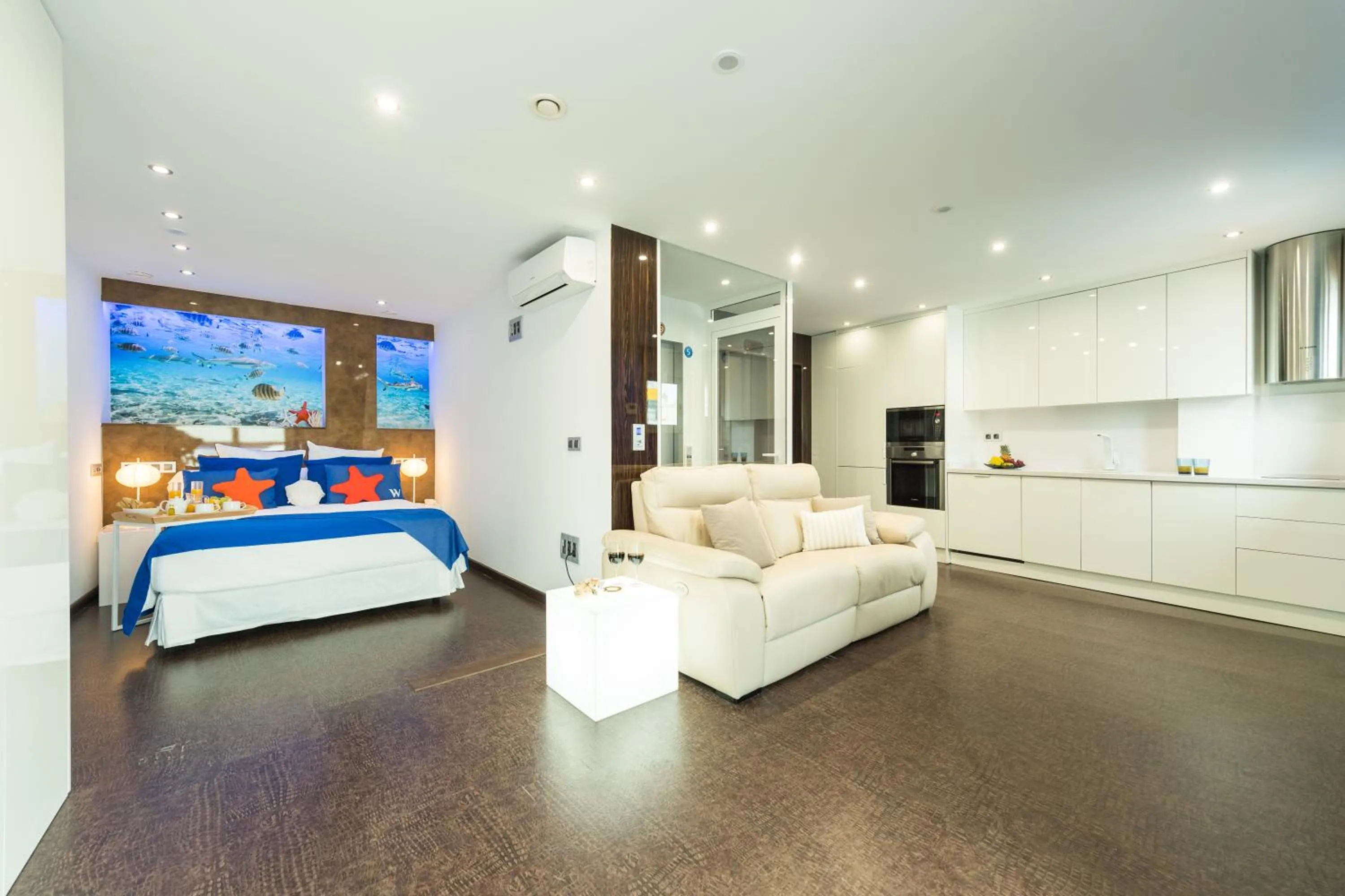 Photo of the whole room, Bed in Wavia Hotel - Adults only