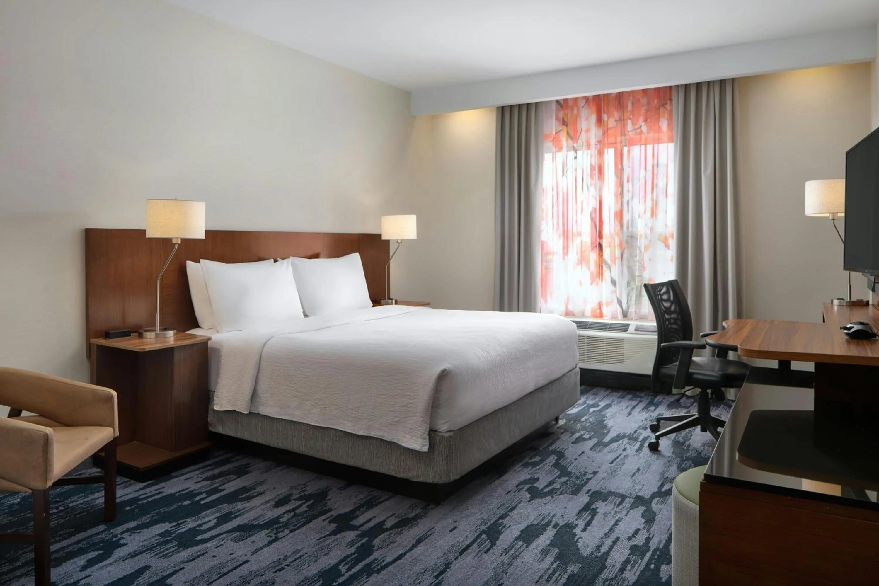 Photo of the whole room, Bed in Fairfield by Marriott Niagara Falls