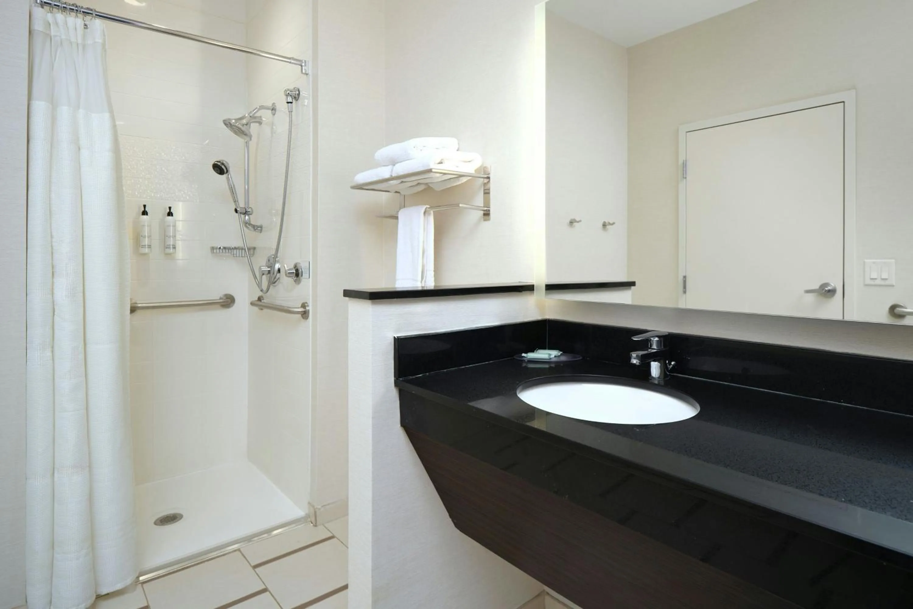 Bathroom in Fairfield by Marriott Niagara Falls