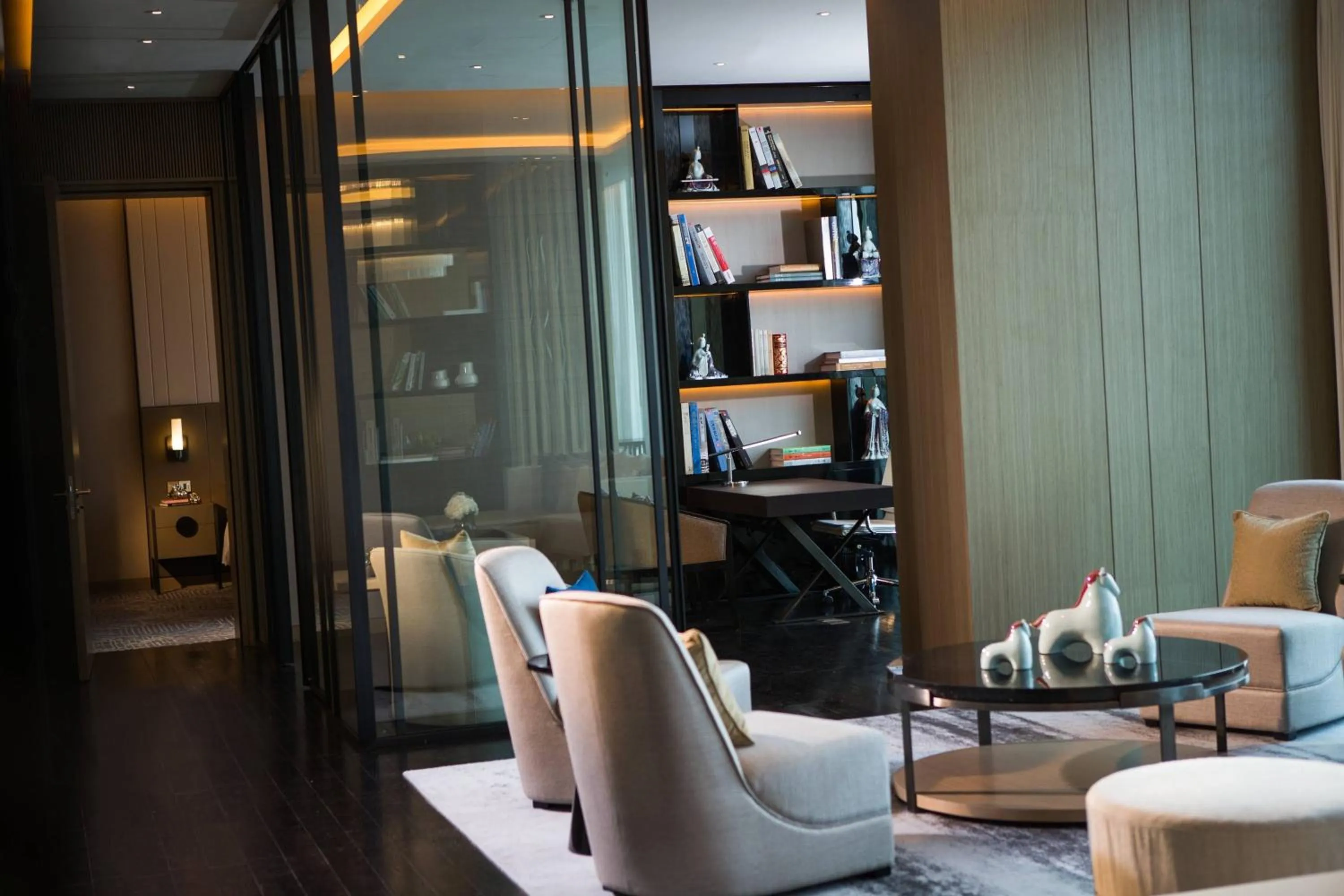 Living room in Renaissance Suzhou Wujiang Hotel