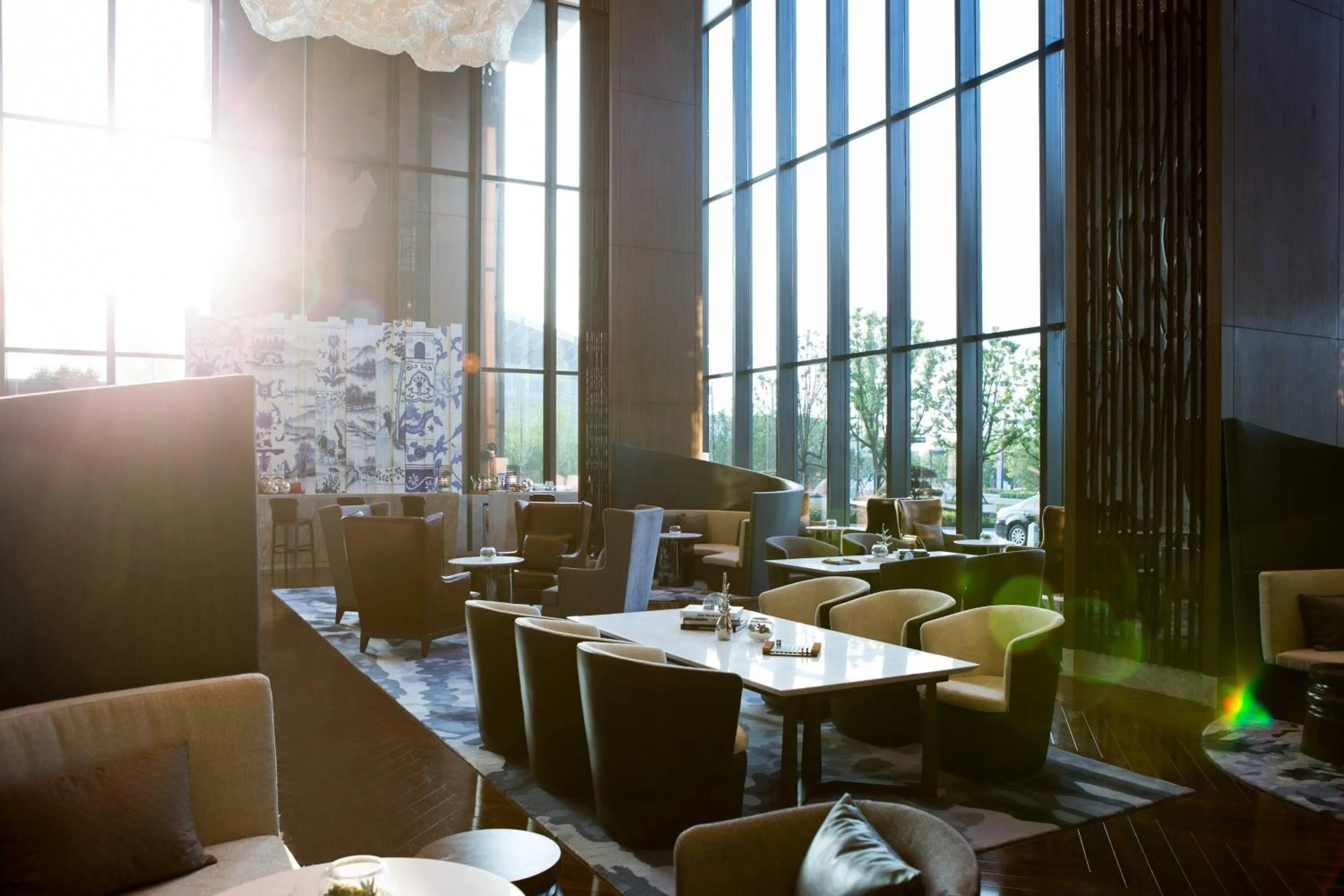 Lounge or bar in Renaissance Suzhou Wujiang Hotel