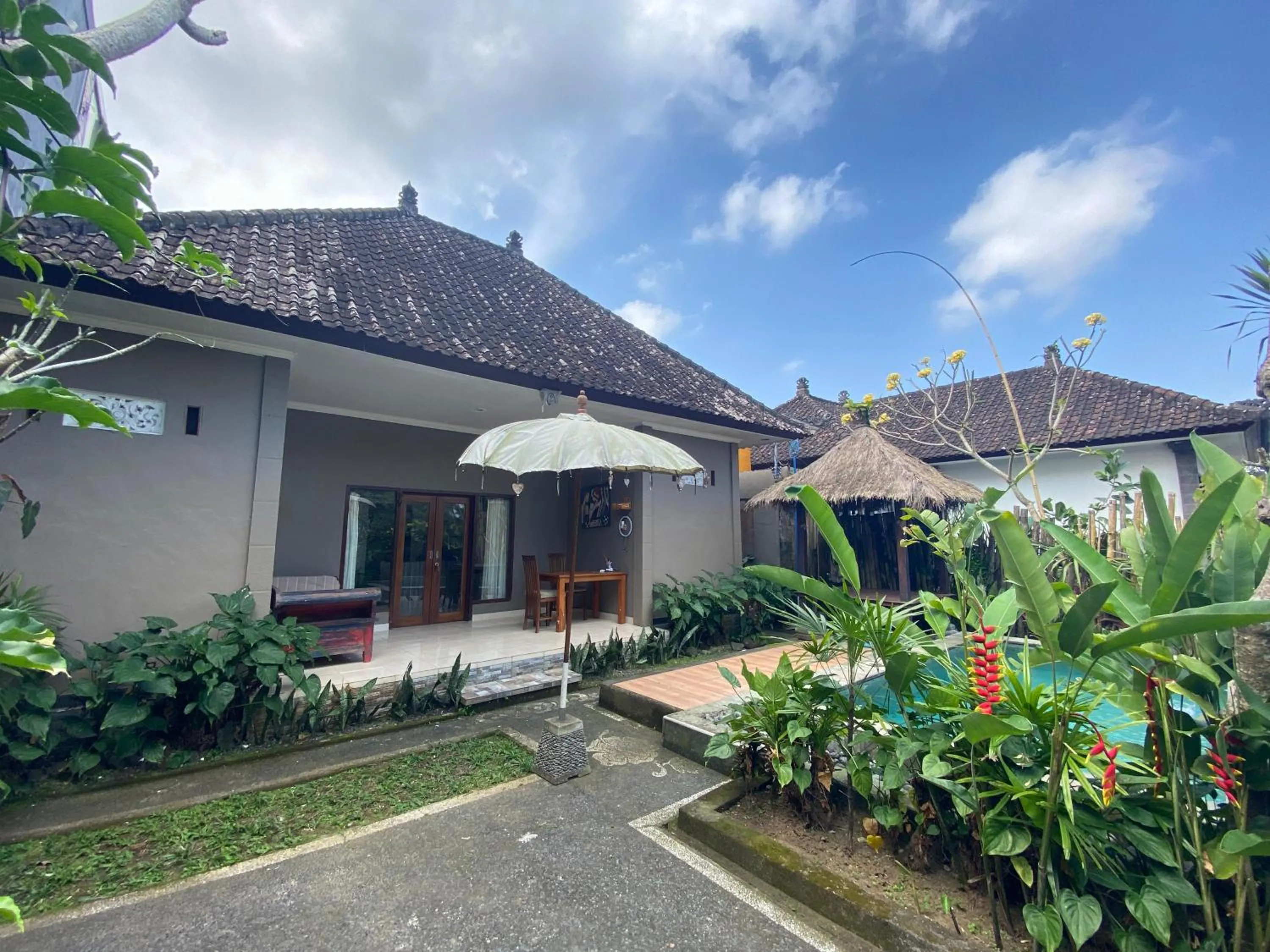 Ona House