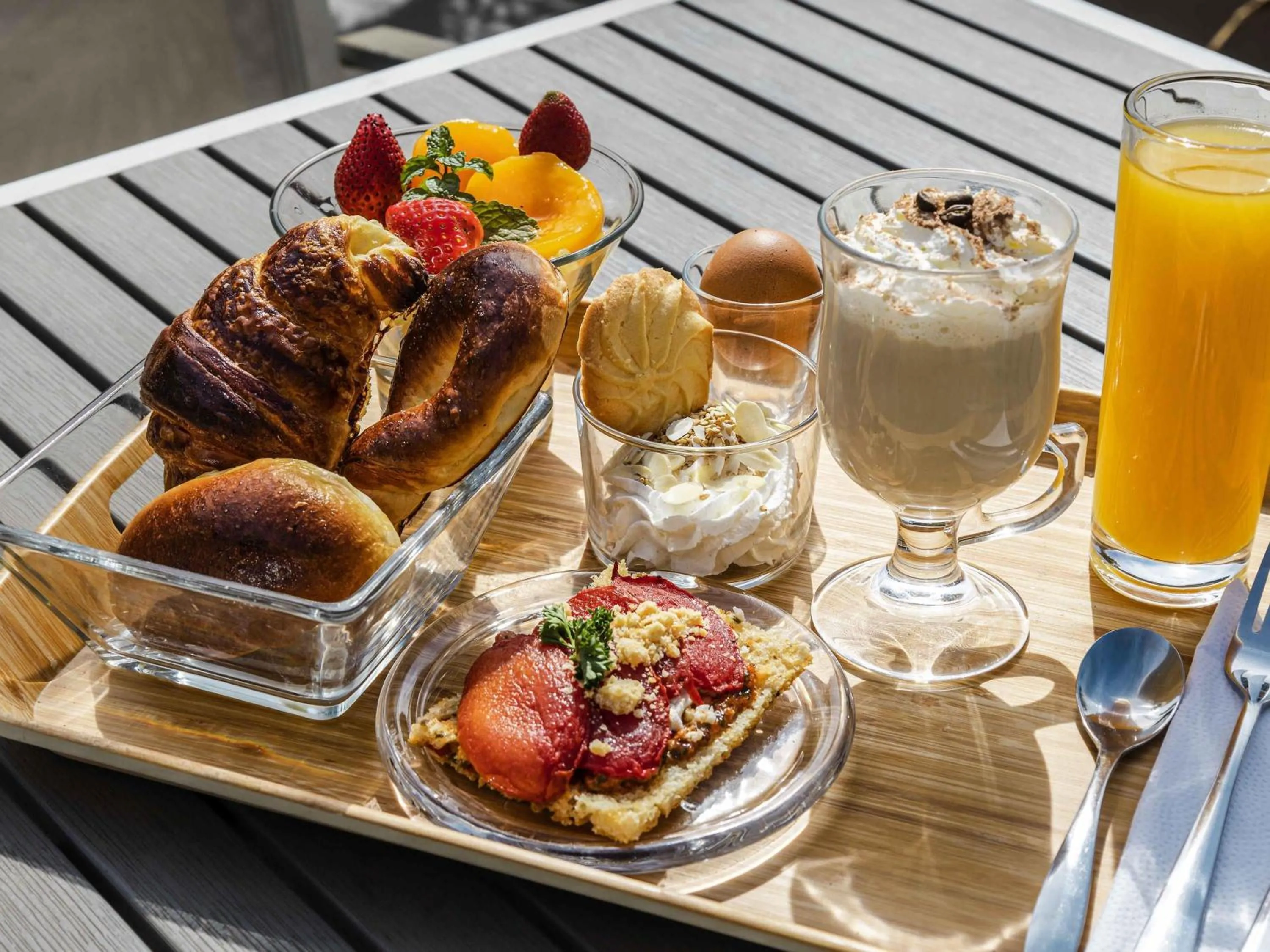 Restaurant/places to eat in Pullman Lubumbashi Grand Karavia.