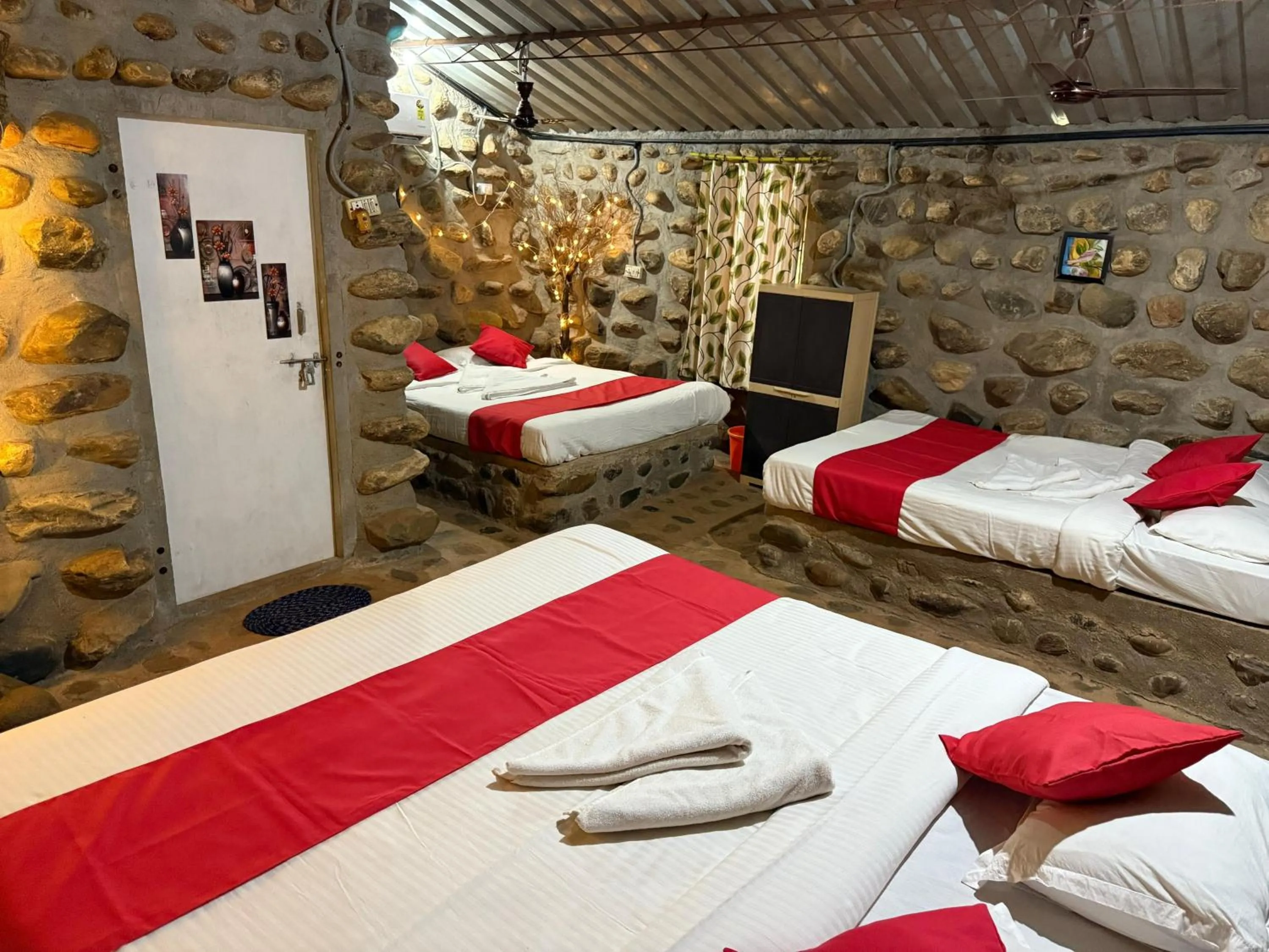 Family, Bed in Jungle Book Resort