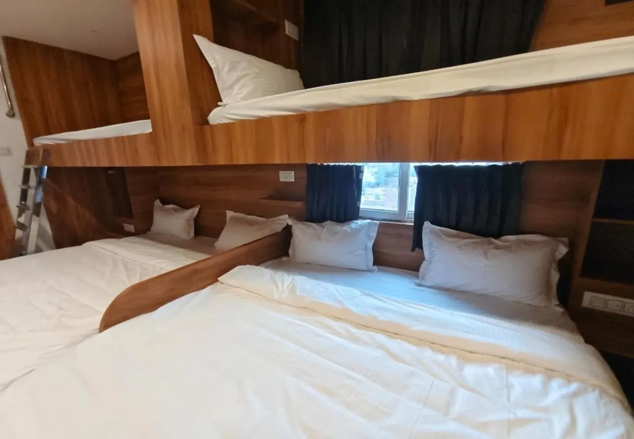 Bed in Sara Happy Stay Hotel