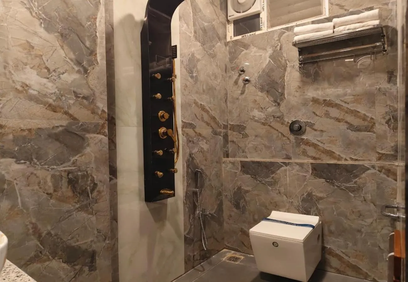 Bathroom in Sara Happy Stay Hotel