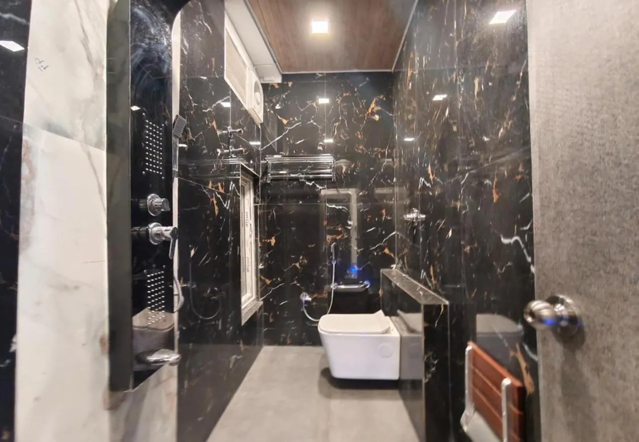 Bathroom in Sara Happy Stay Hotel