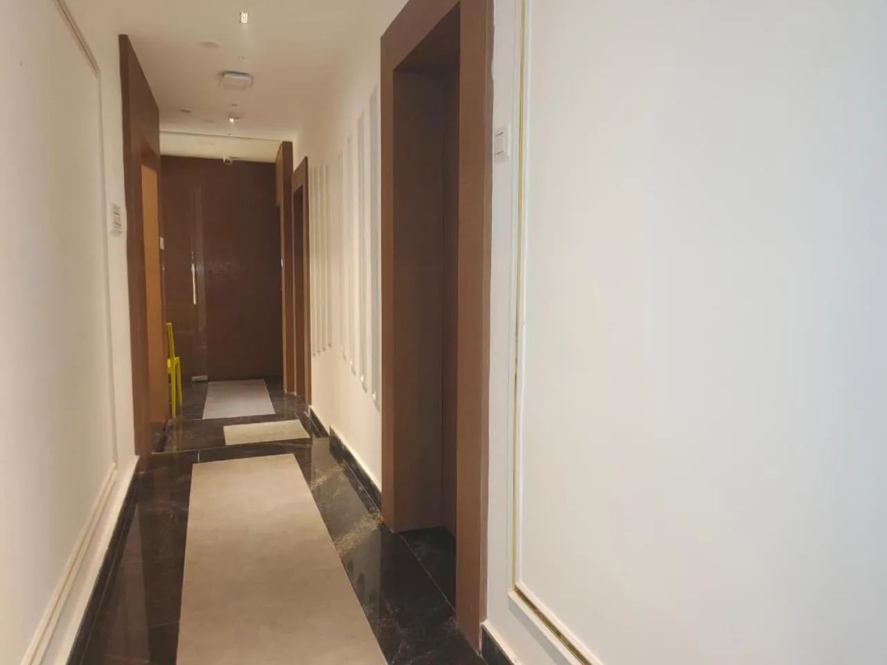 Property building in Sara Happy Stay Hotel