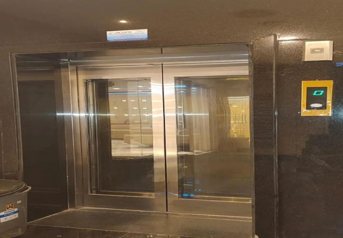 elevator in Sara Happy Stay Hotel