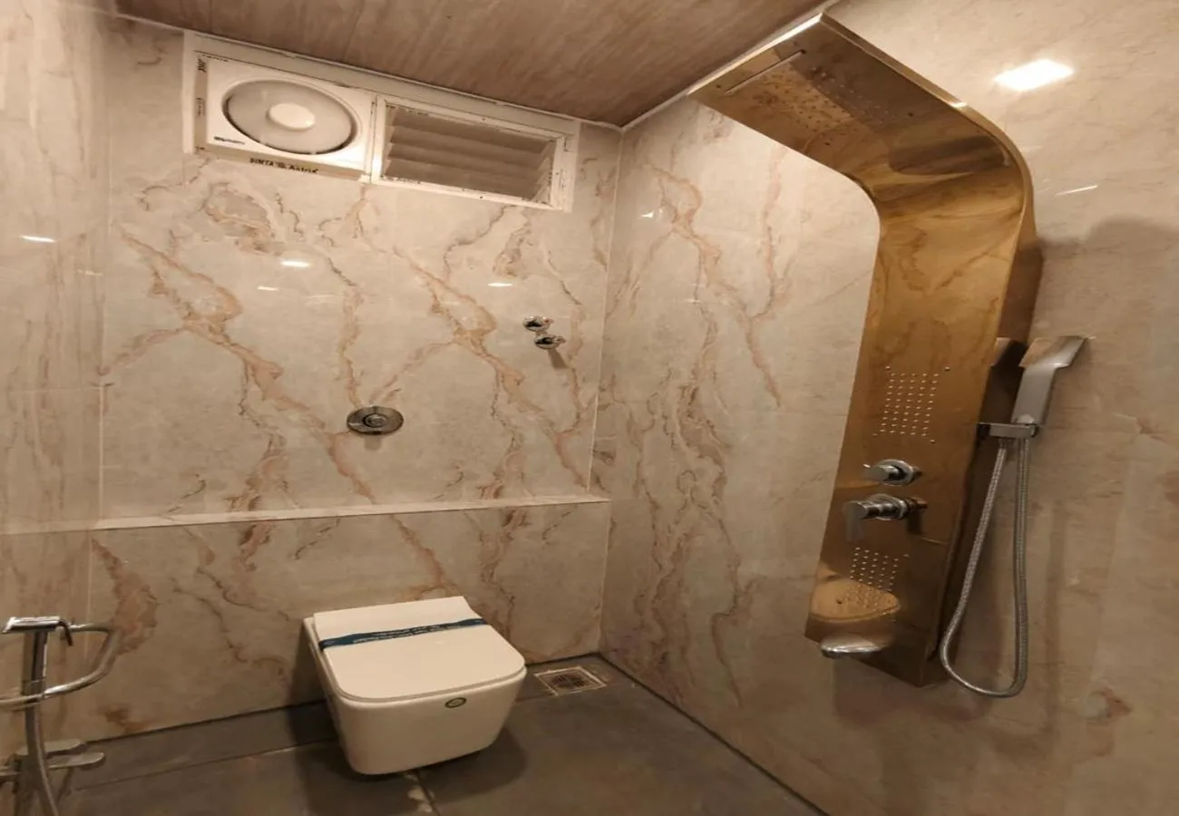 Bathroom in Sara Happy Stay Hotel