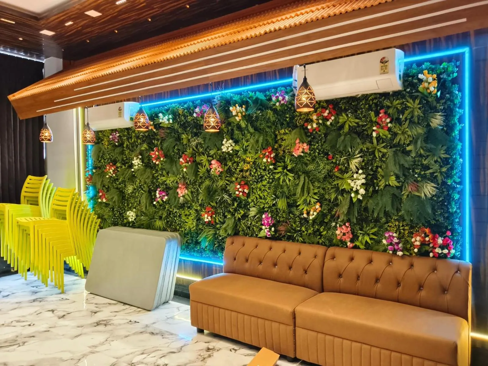 Decorative detail in Sara Happy Stay Hotel