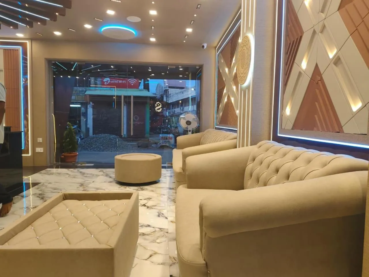 Lobby or reception in Sara Happy Stay Hotel