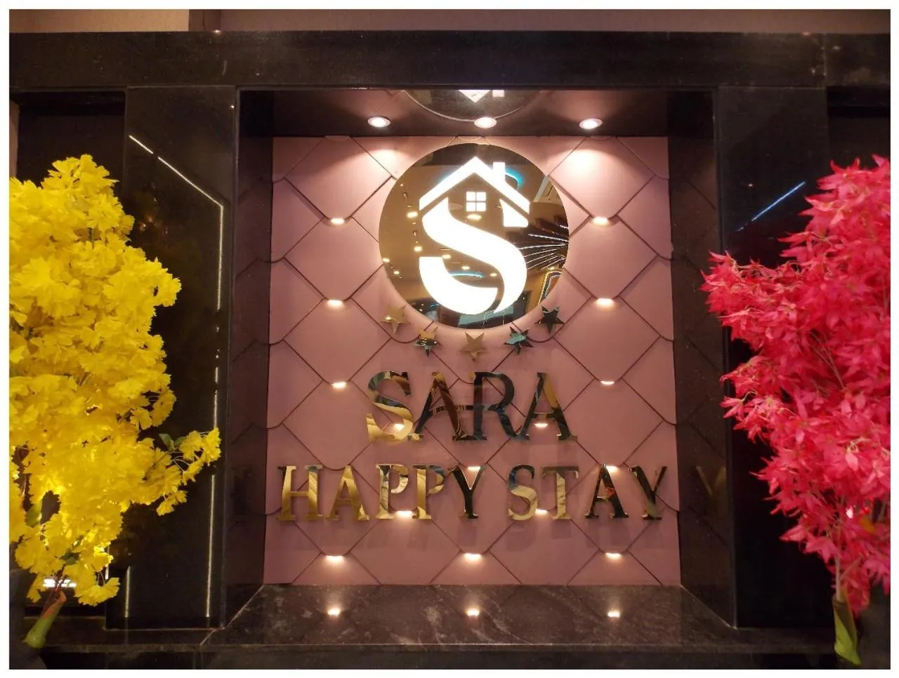 Property building in Sara Happy Stay Hotel