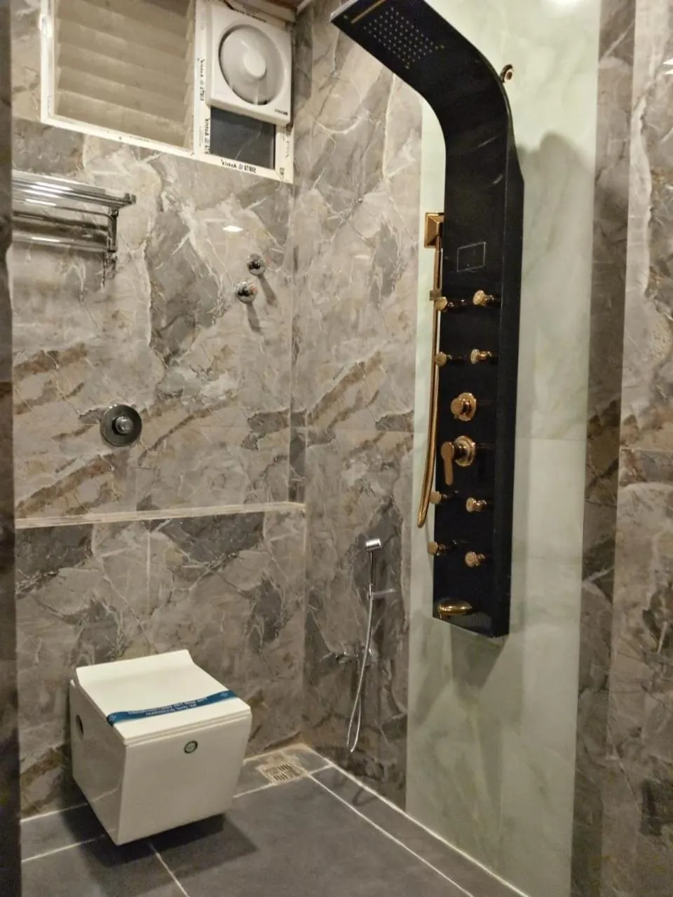Bathroom in Sara Happy Stay Hotel