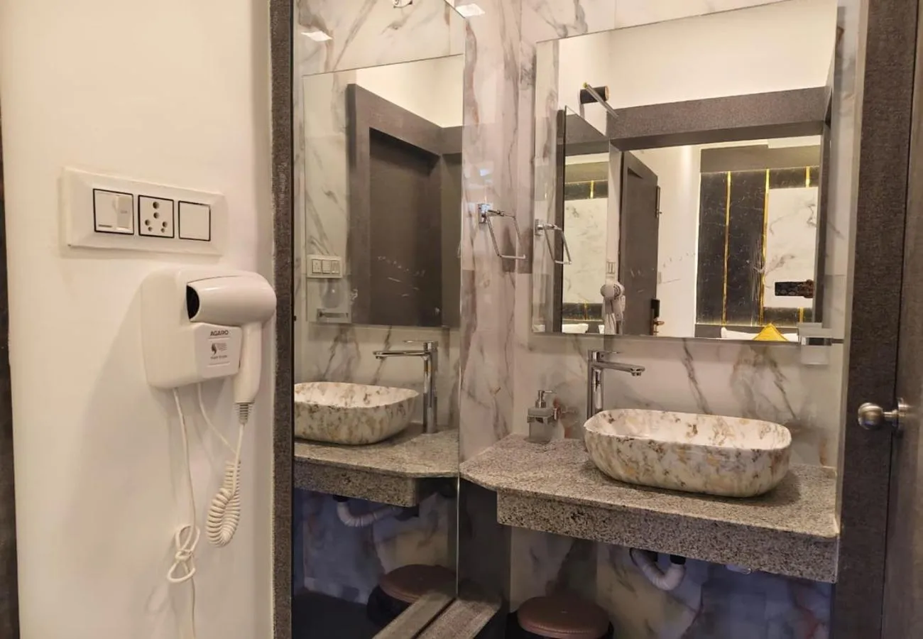 Bathroom in Sara Happy Stay Hotel
