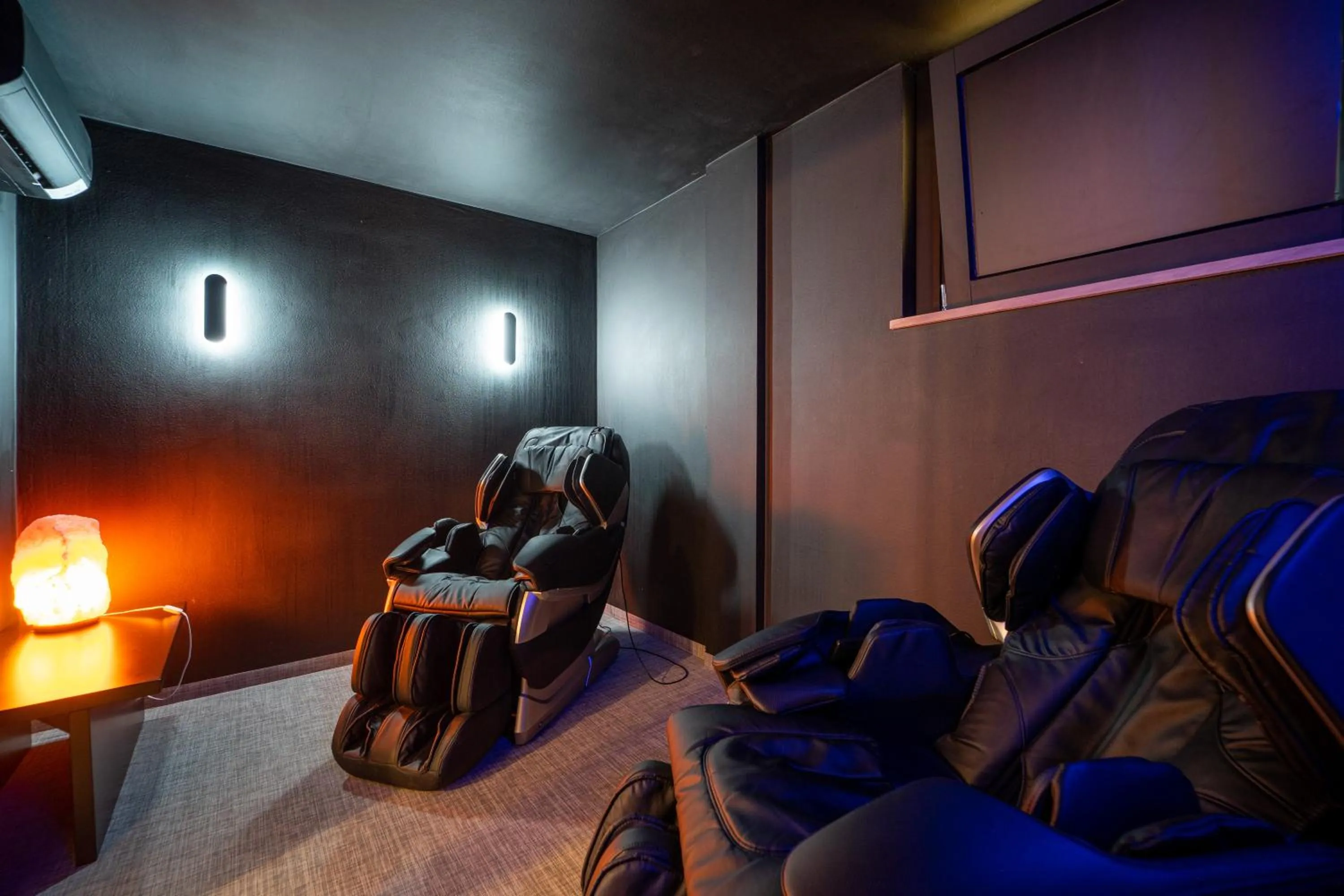 Massage in iConic Wellness Resort & Spa