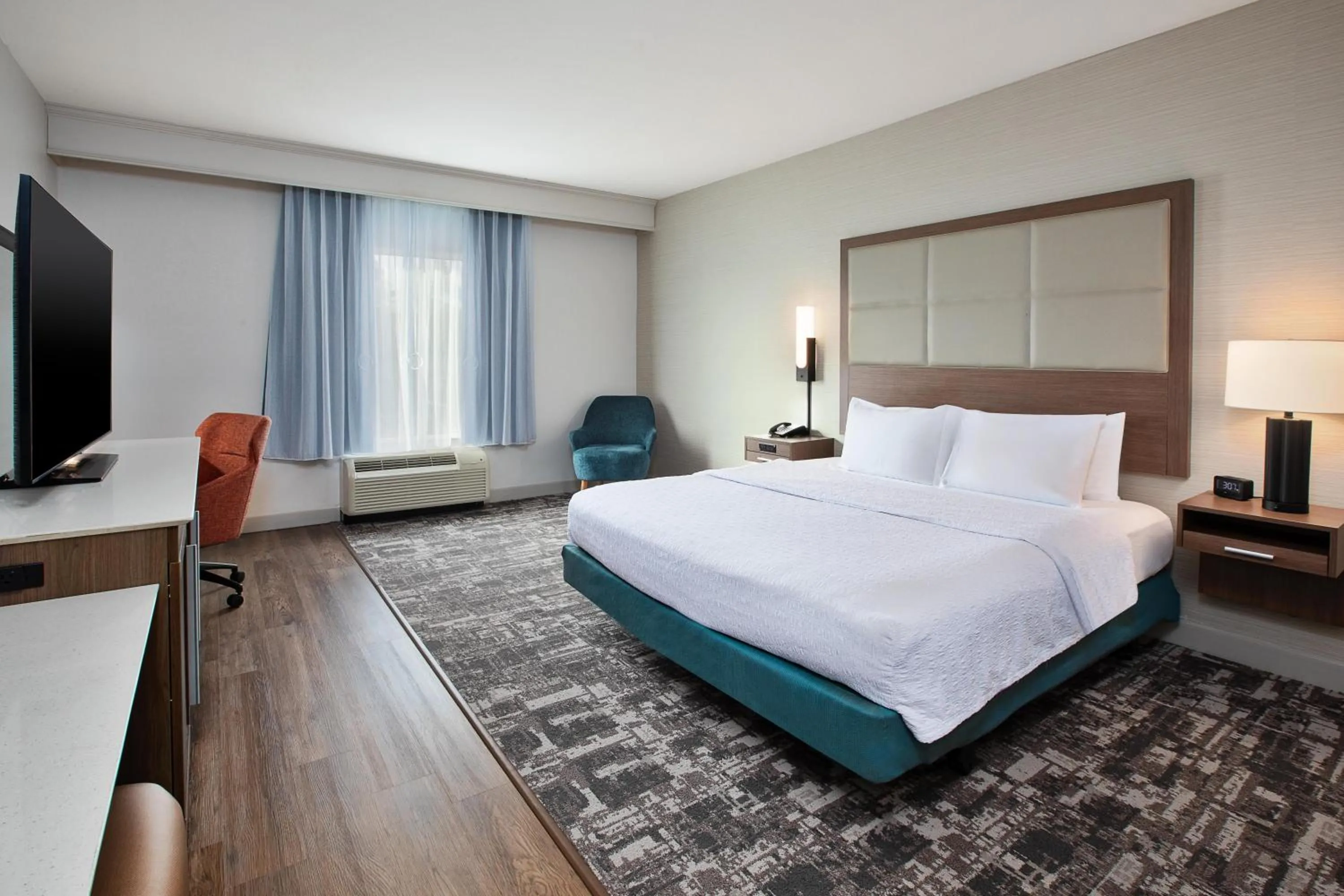 Bed in Hampton Inn North Little Rock McCain Mall, AR