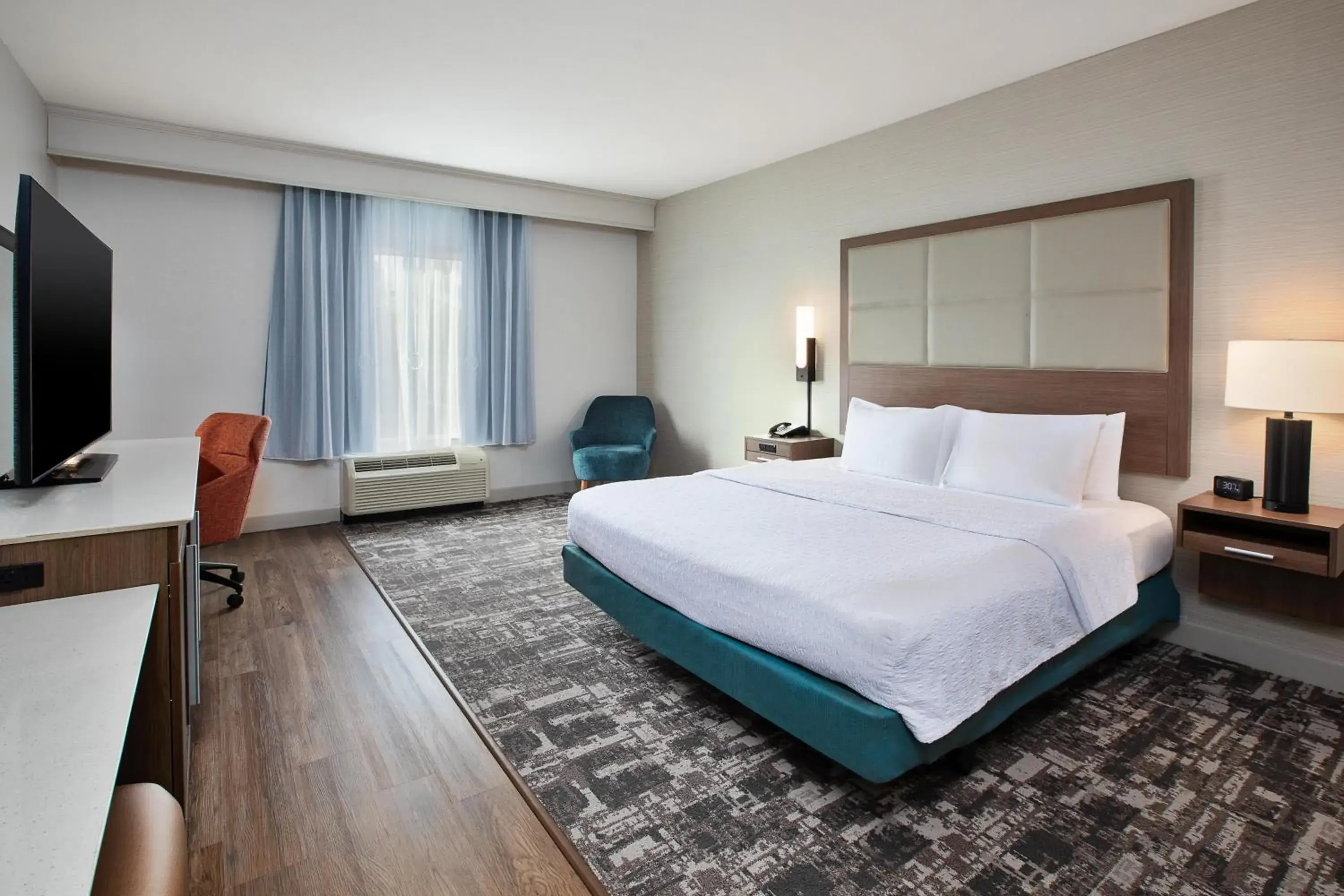 Bed in Hampton Inn North Little Rock McCain Mall, AR Bed in Hampton Inn North Little Rock McCain Mall, AR