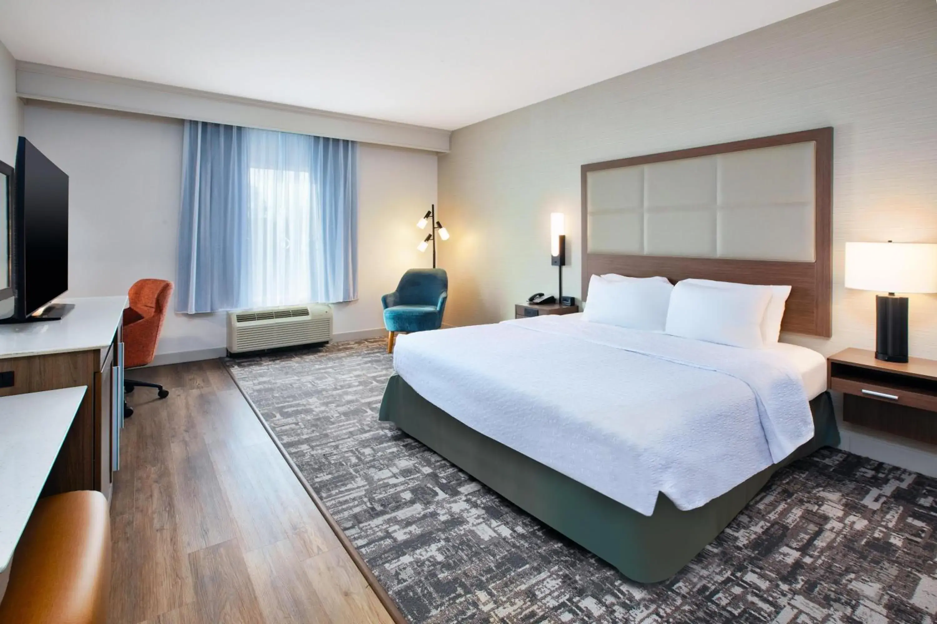 Bed in Hampton Inn North Little Rock McCain Mall, AR Bed in Hampton Inn North Little Rock McCain Mall, AR