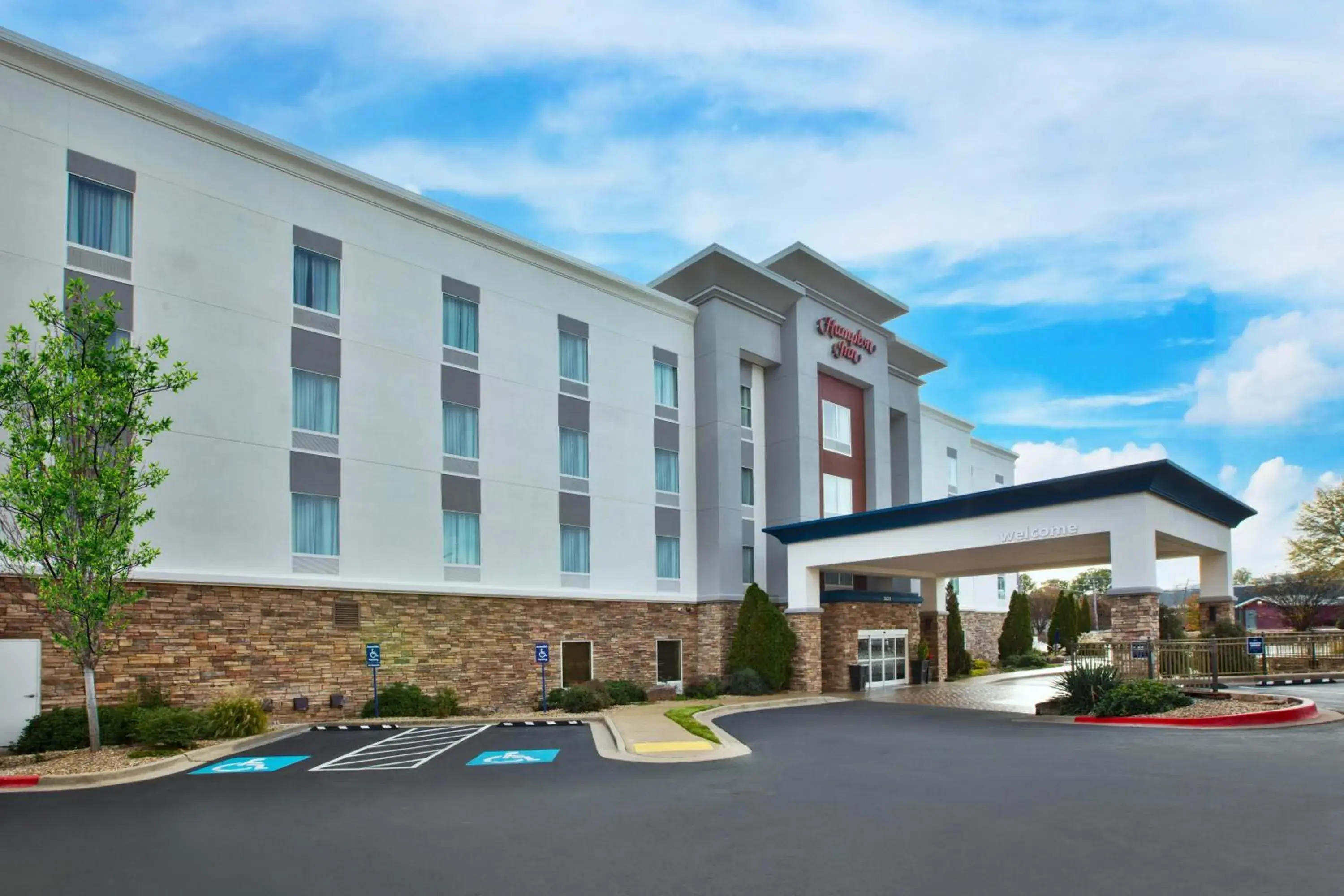 Property building in Hampton Inn North Little Rock McCain Mall, AR Property building in Hampton Inn North Little Rock McCain Mall, AR