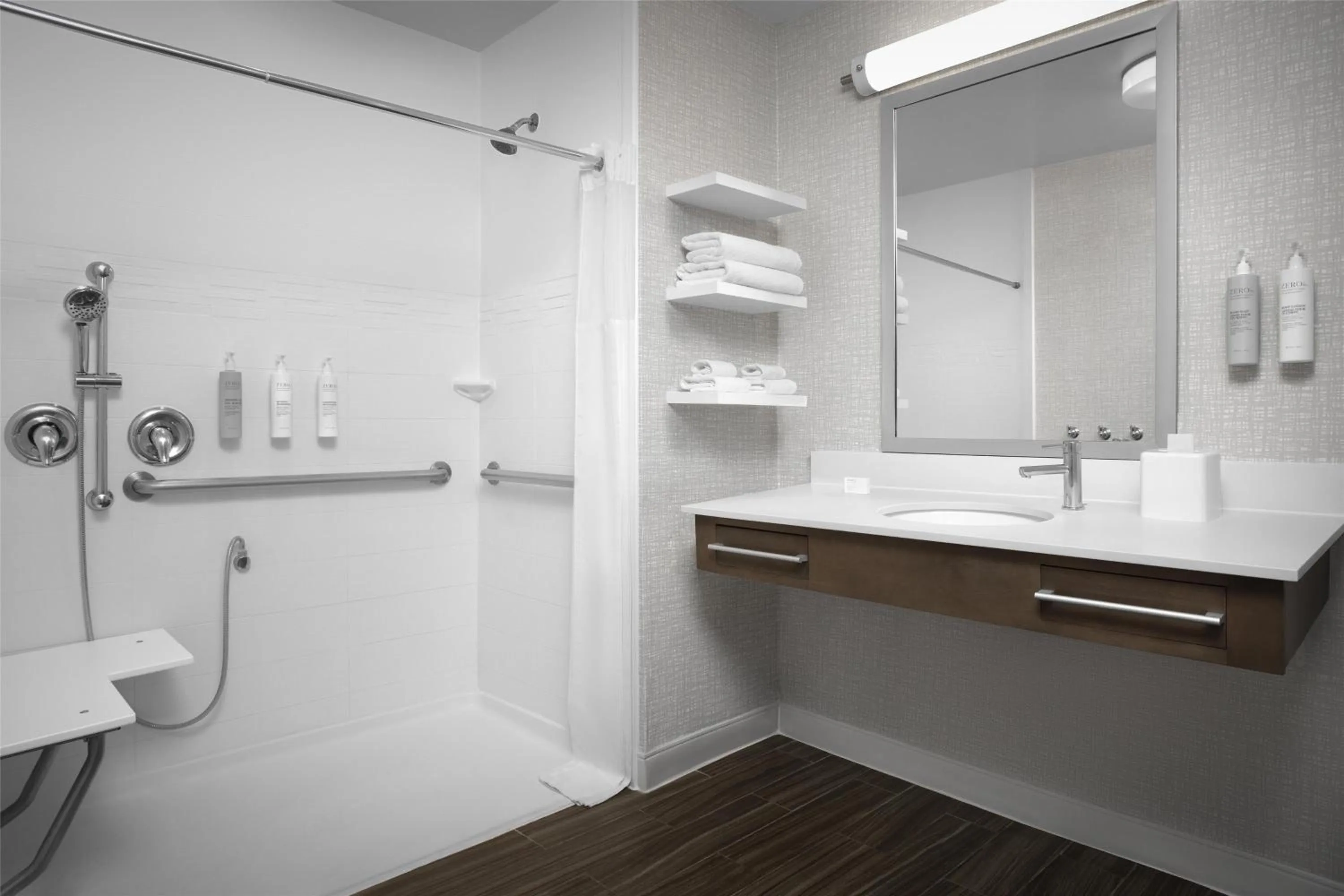 Bathroom in Hampton Inn and Suites Georgetown/Austin North, TX