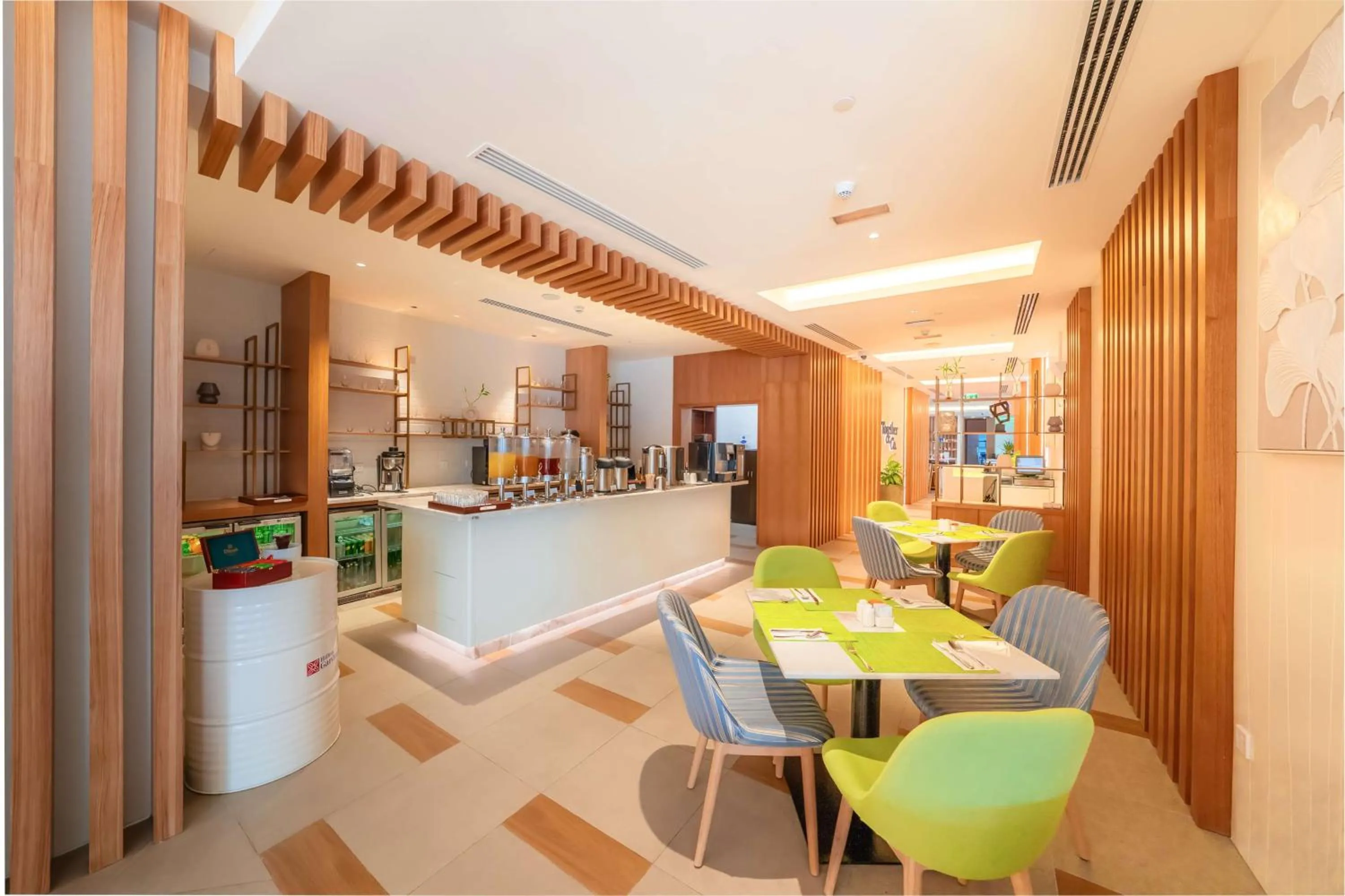 Restaurant/places to eat in Hilton Garden inn Dubai Jumeirah
