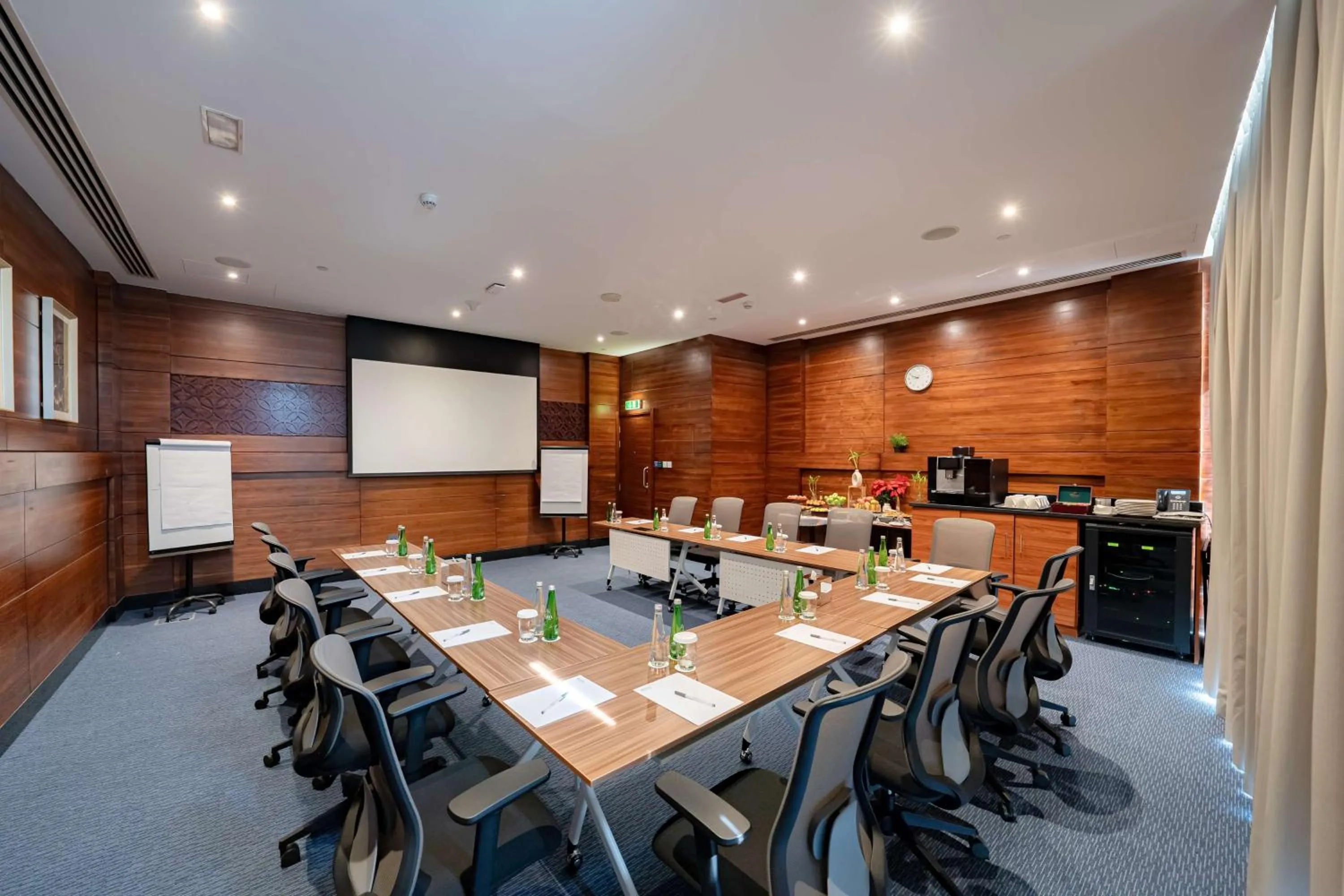 Meeting/conference room in Hilton Garden inn Dubai Jumeirah
