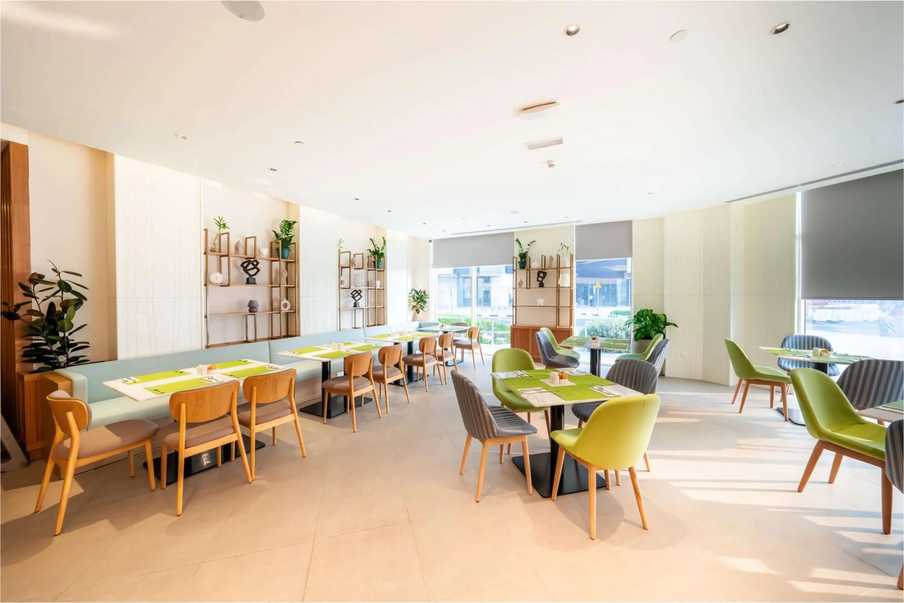 Dining area in Hilton Garden inn Dubai Jumeirah