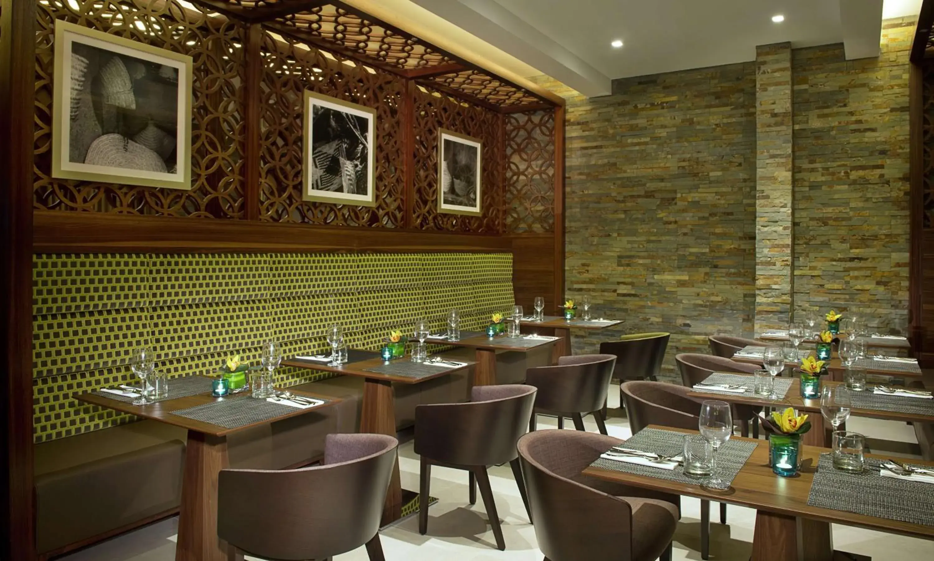 Restaurant/places to eat in Hilton Garden Inn Dubai Deira Restaurant/places to eat in Hilton Garden Inn Dubai Deira