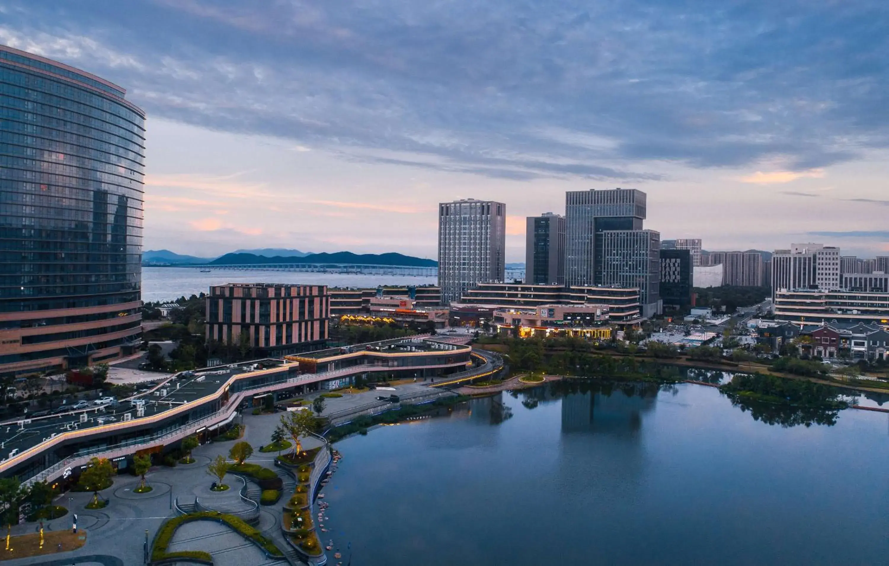 Property building in Hilton Zhoushan Property building in Hilton Zhoushan