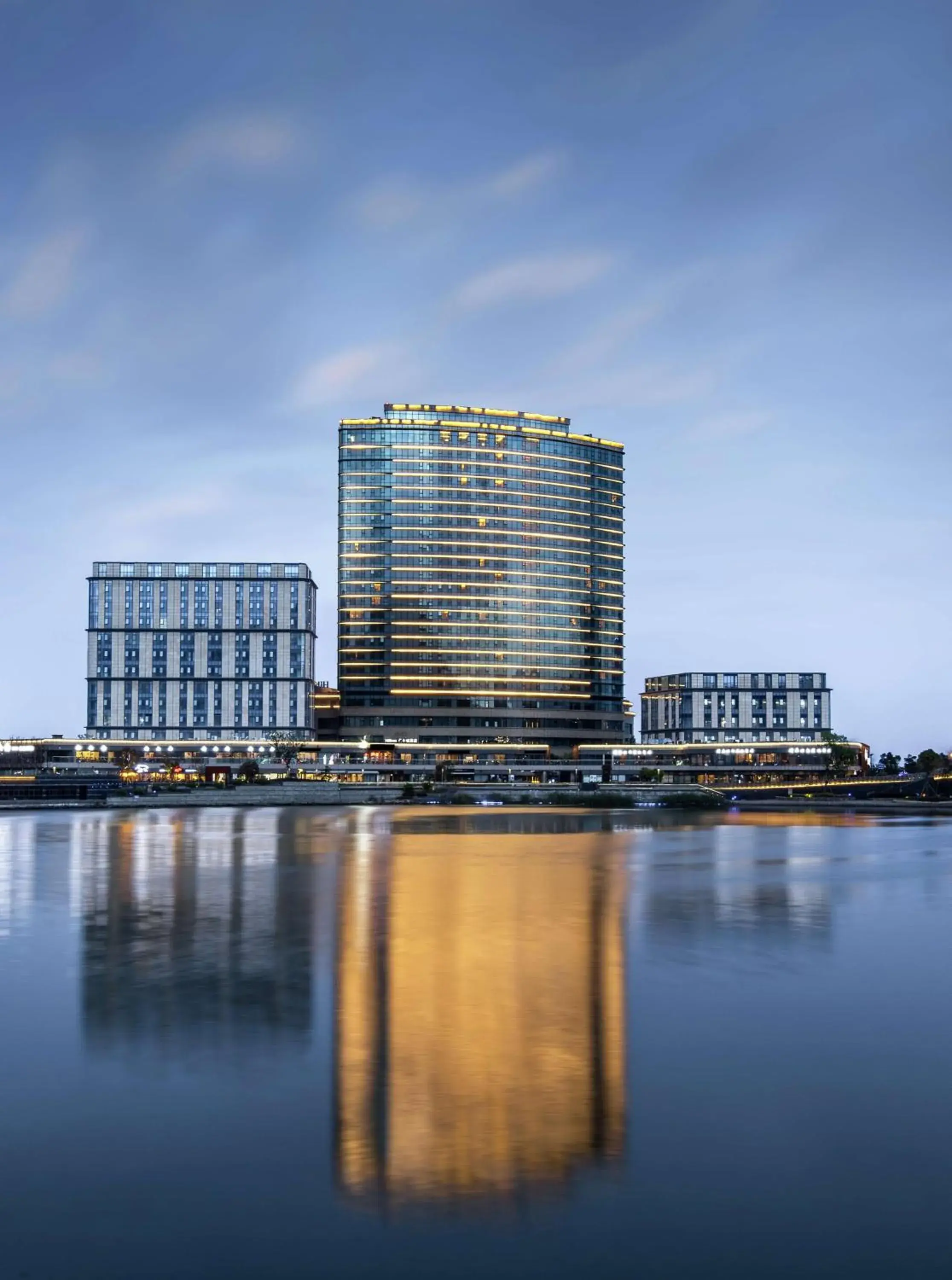 Property building in Hilton Zhoushan Property building in Hilton Zhoushan