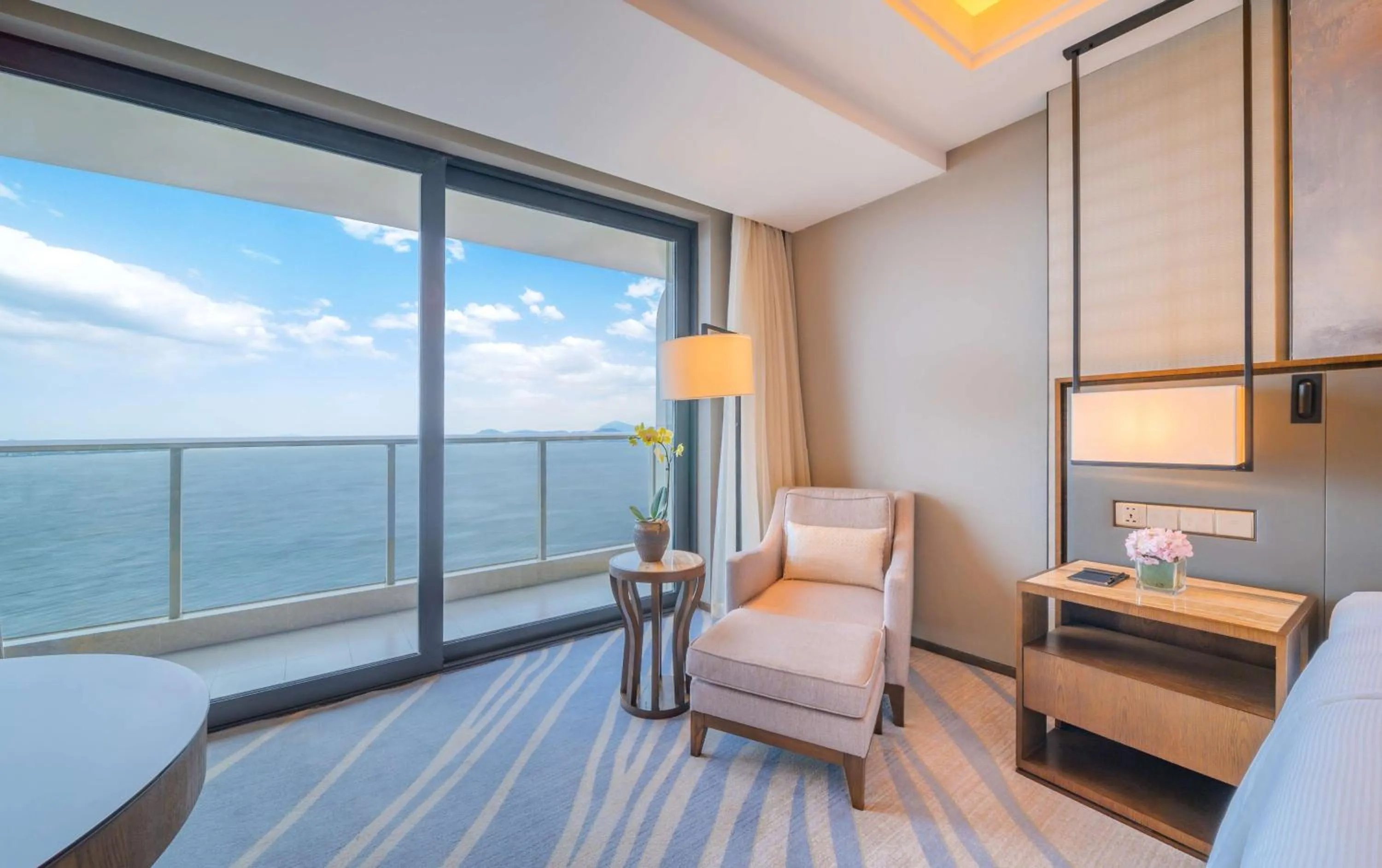 View (from property/room), Bed in Hilton Zhoushan