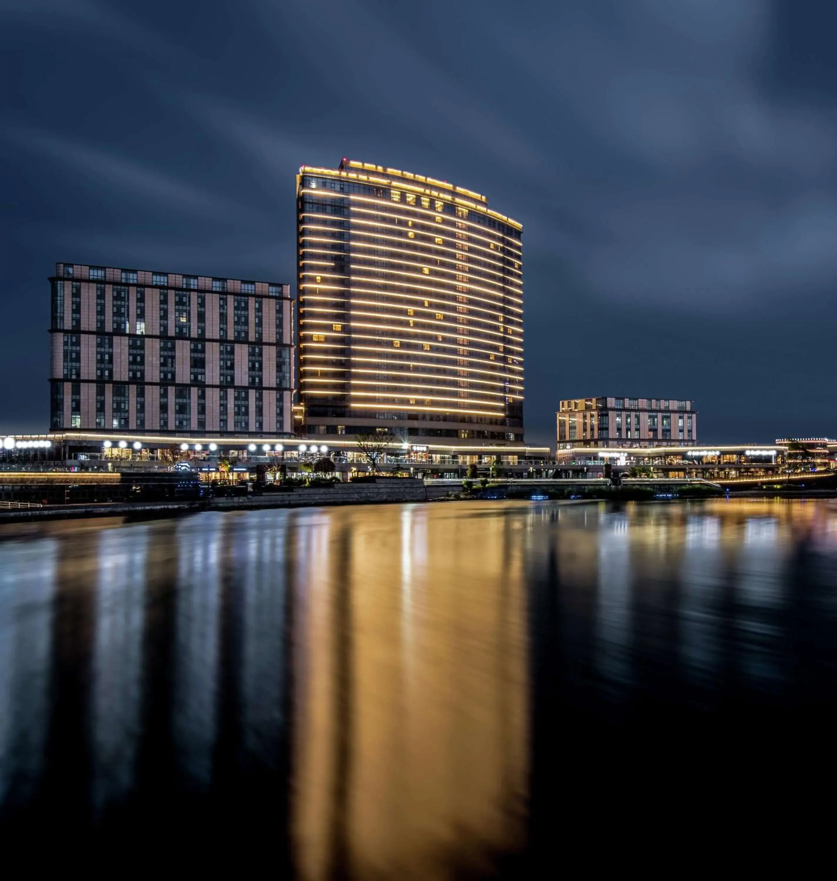 Property building in Hilton Zhoushan Property building in Hilton Zhoushan