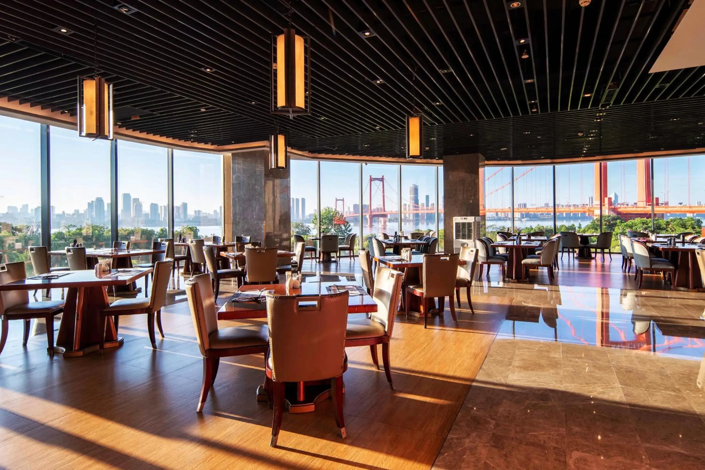 Restaurant/places to eat in Hilton Wuhan Yangtze Riverside Restaurant/places to eat in Hilton Wuhan Yangtze Riverside