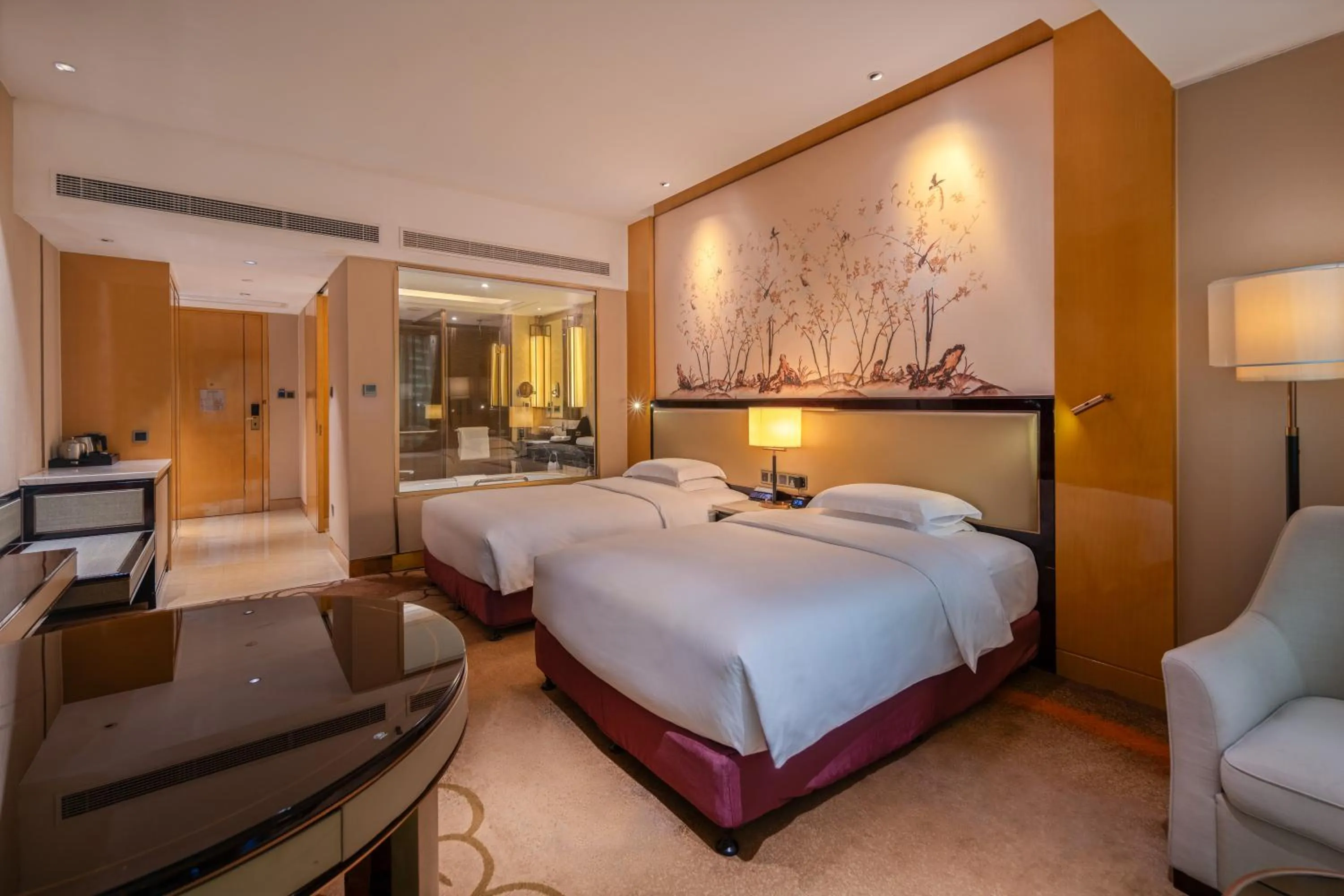 Photo of the whole room, Bed in Hilton Wuhan Yangtze Riverside