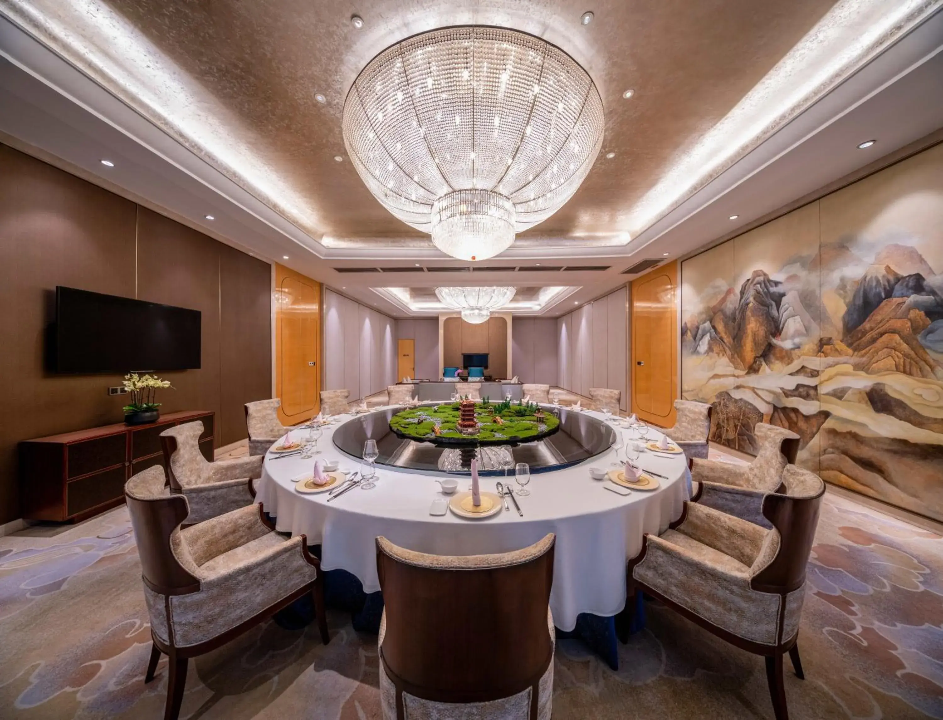 Restaurant/places to eat in Hilton Wuhan Yangtze Riverside Restaurant/places to eat in Hilton Wuhan Yangtze Riverside